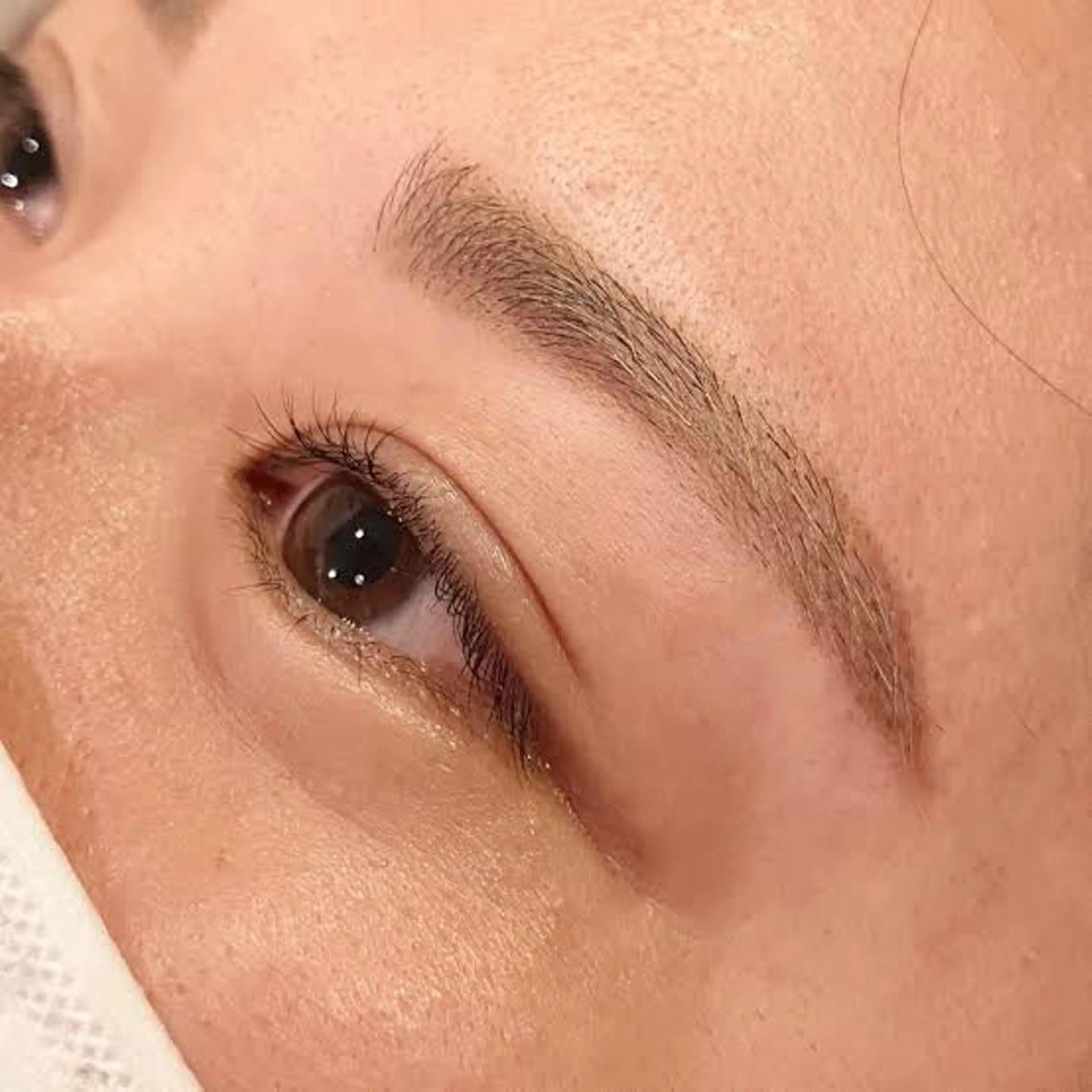 eyelash salon mu-te所属・C hihoのマツエク・マツパデザイン