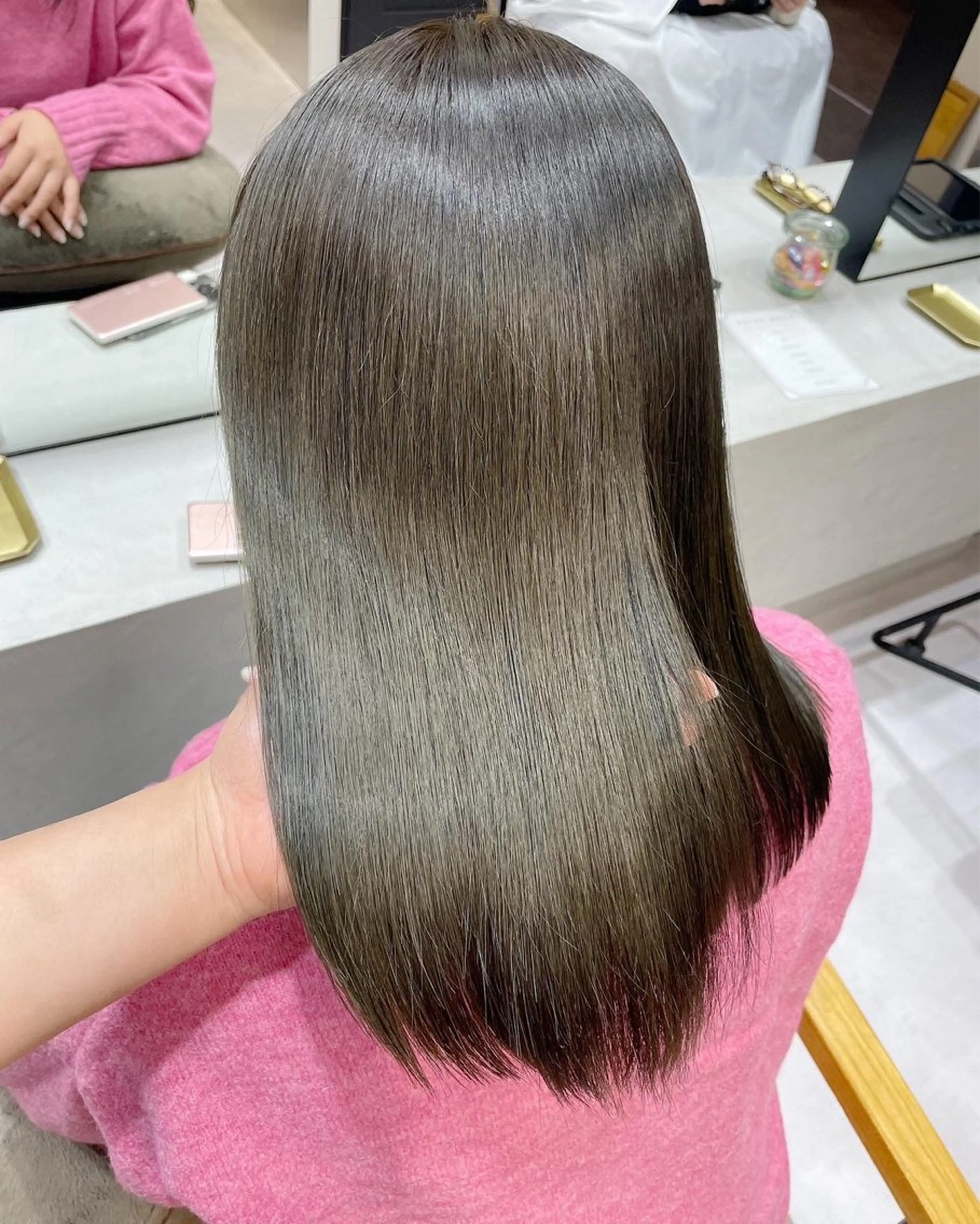セミロング カラー ブリーチ ブリーチなしカラー オリーブカラー 🫧艶カラー 特化美容師/すず🫧のヘアスタイル