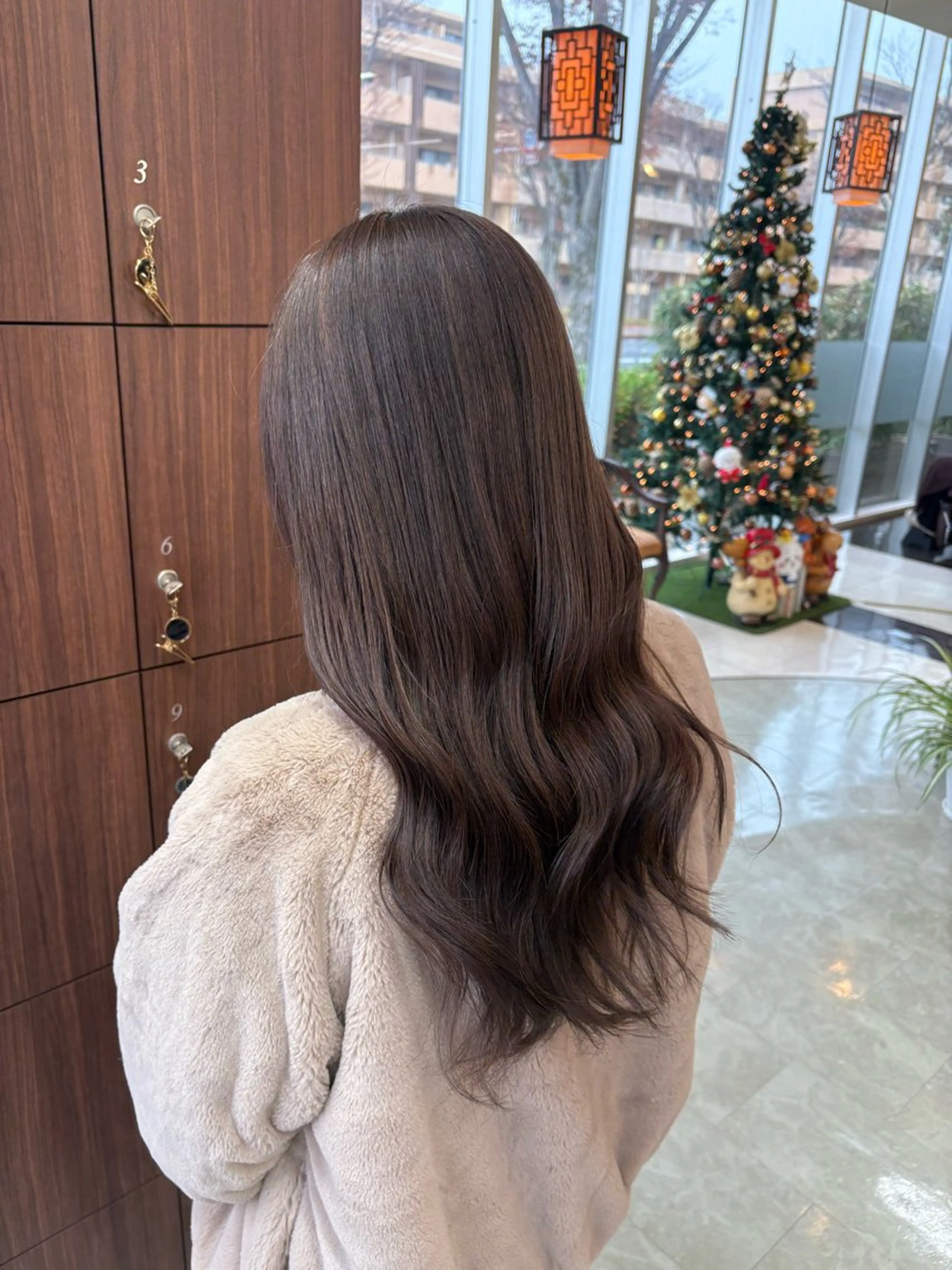 ロング アッシュ カット ヘアカラー 垢抜けデザイナー/ 似合わせ/朝倉友香のヘアスタイル