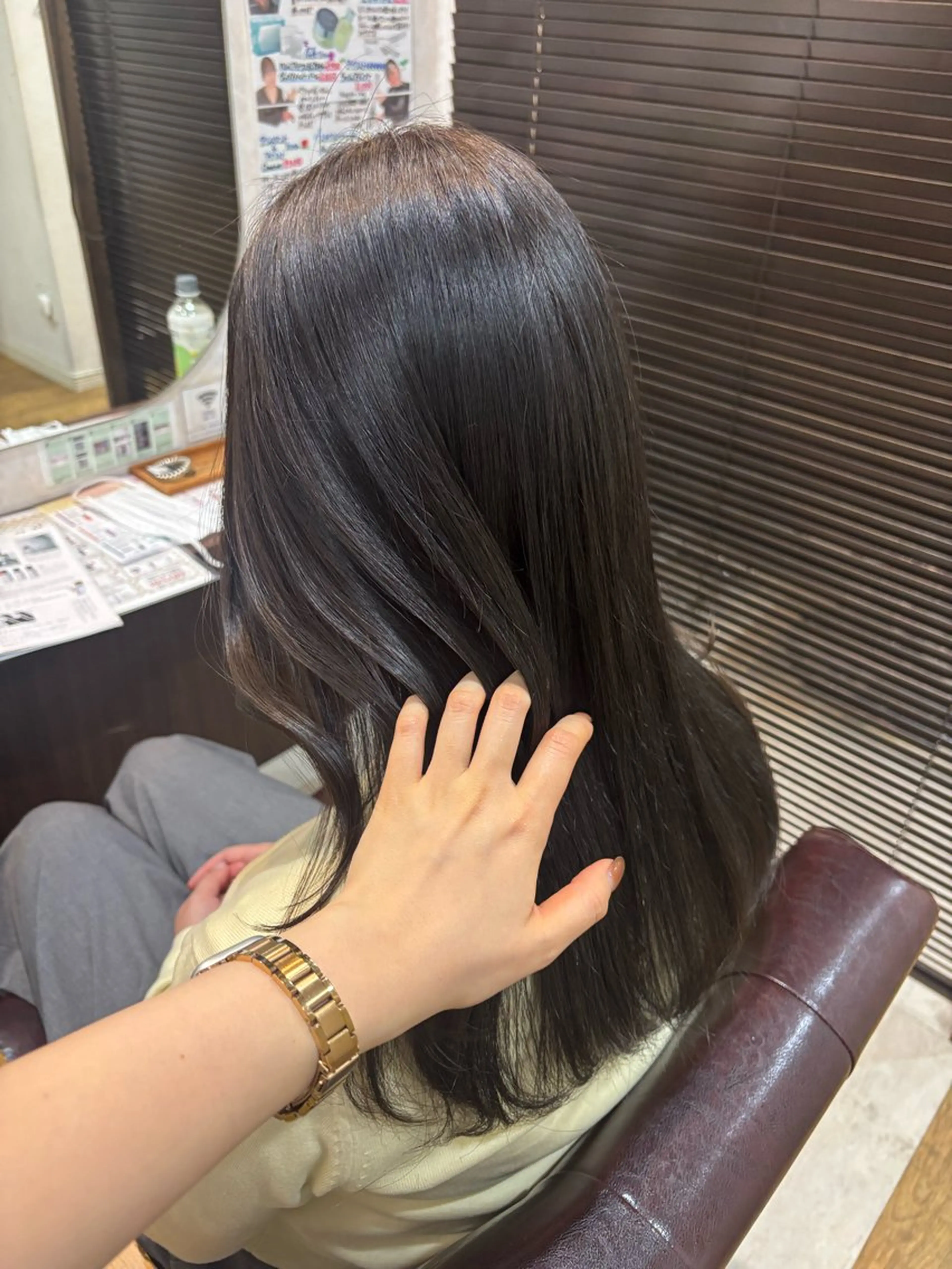 カラー reborn店長 🤍リルのヘアスタイル