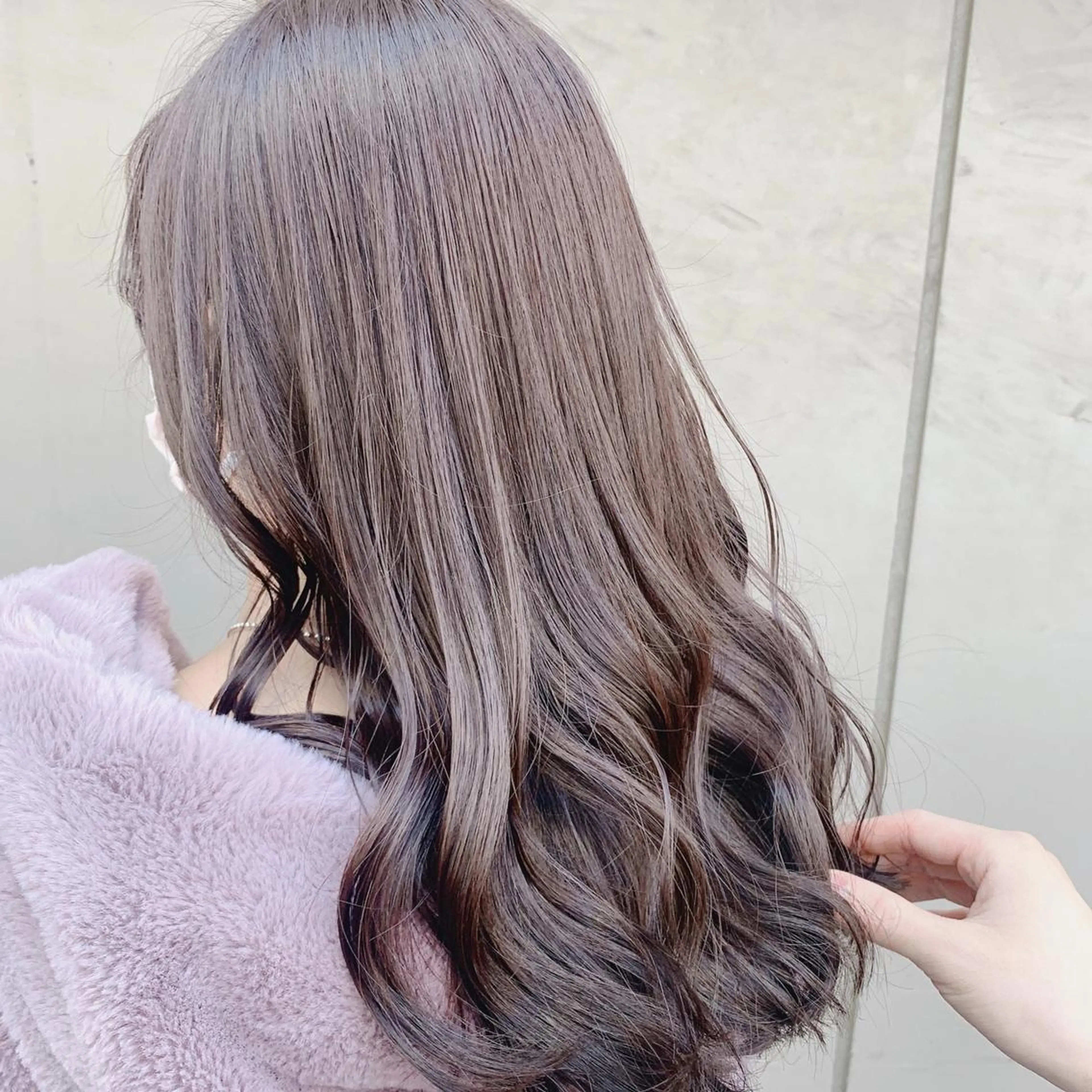 カラー セミロング 🍒透明感カラー🌨 🥕ハイトーンカラーのヘアスタイル