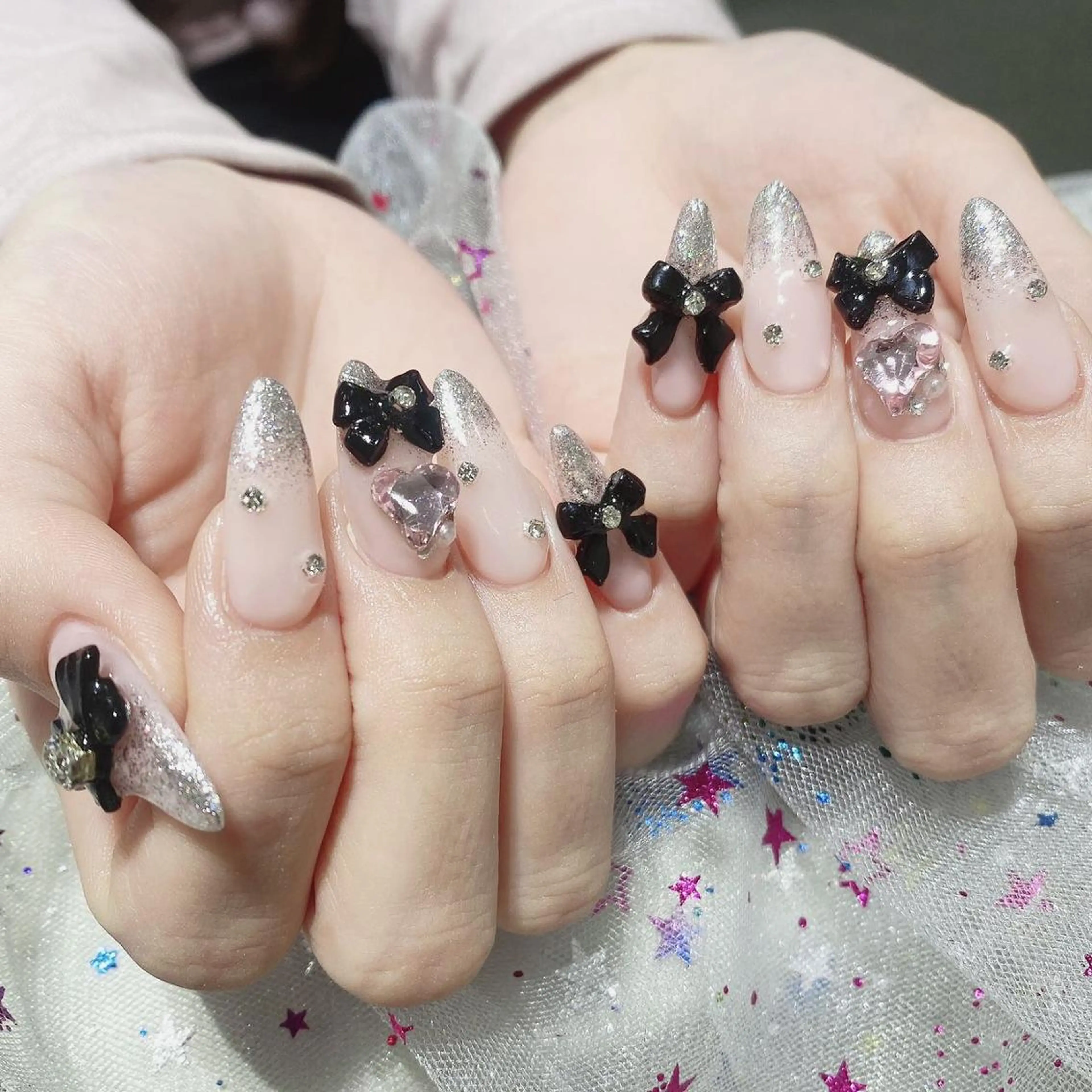 ネイル アートネイル 長さ出し ネイルチップ Queens 榊 まおのネイルデザイン