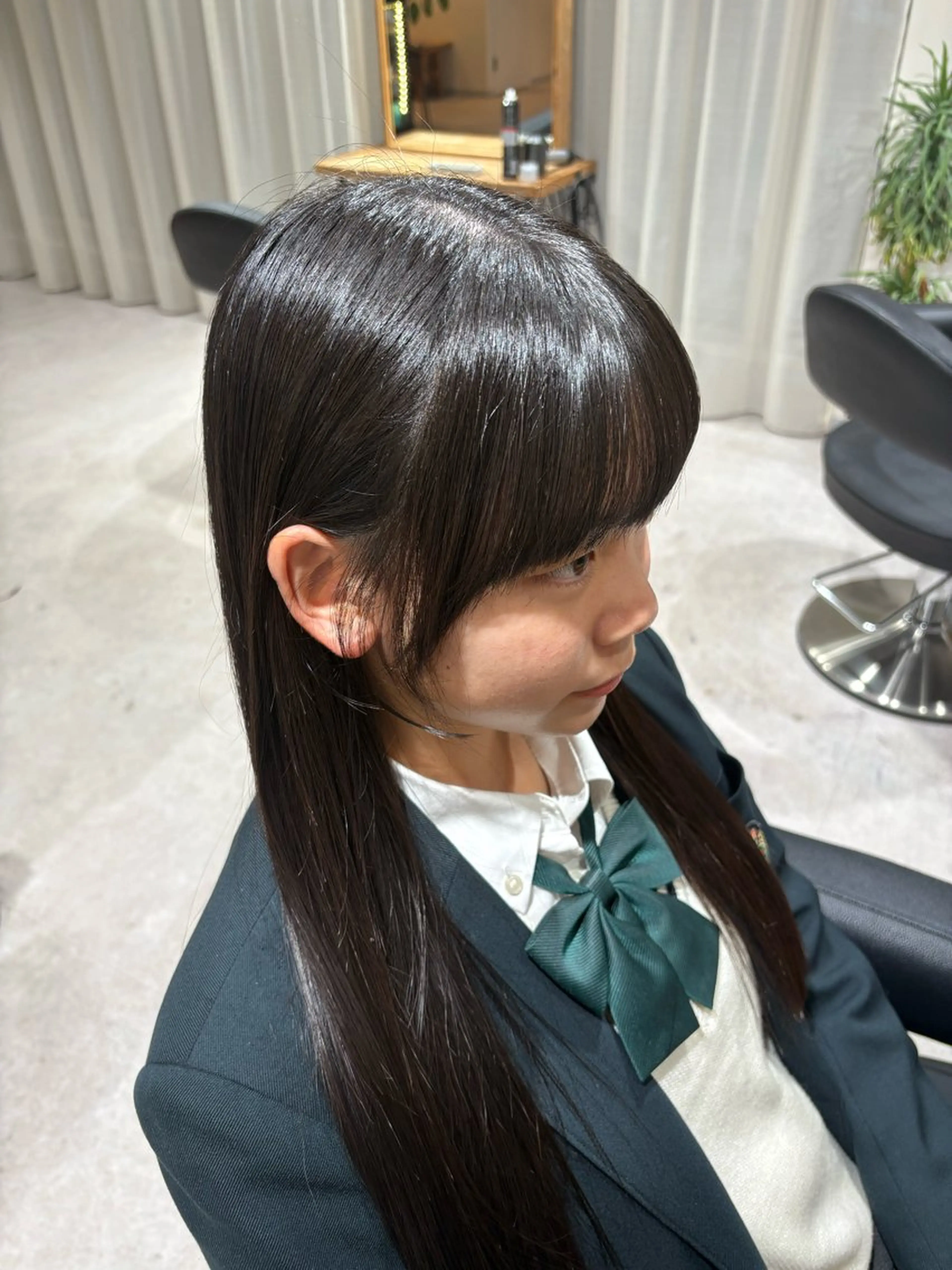 ロング 顔周りカット aina / n.w.hのヘアスタイル