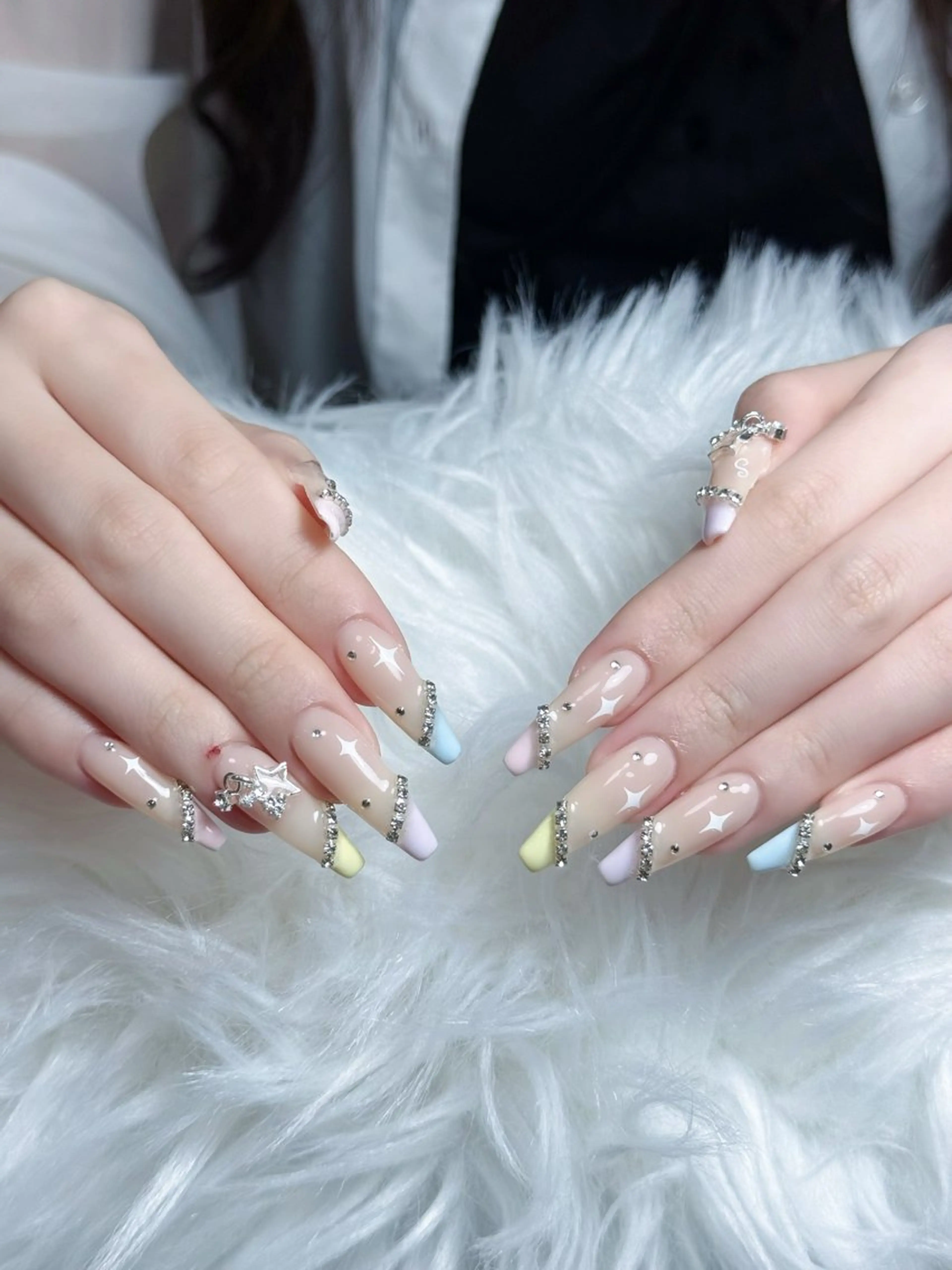 ネイル フレンチネイル ジェルネイル キラキラネイル 韓国ネイル マグネットネイル Julli nail studio所属・Julli NailStudioのネイルデザイン