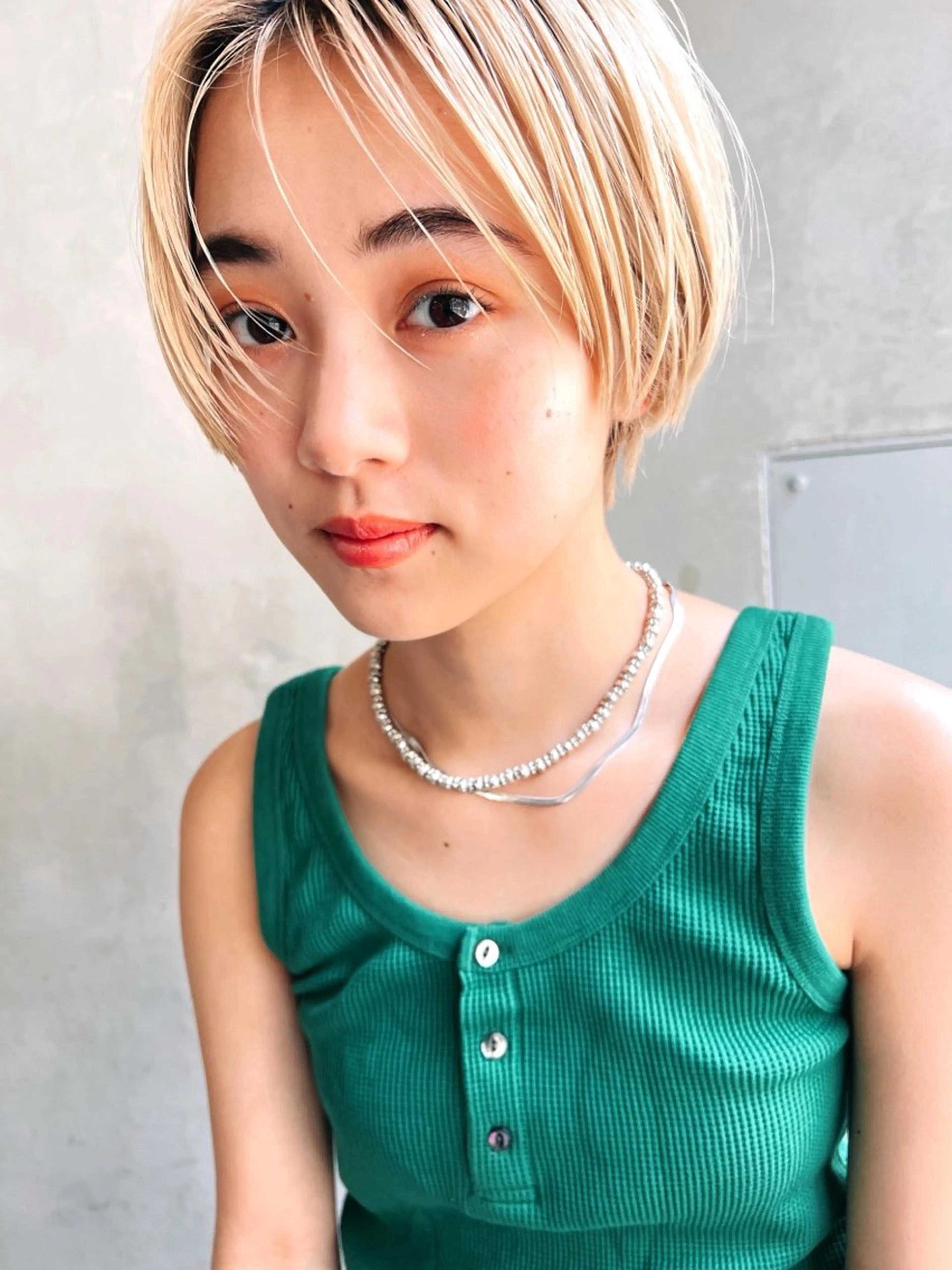 ショート カラー ベージュカラー ブリーチ ショートヘア メンズ🙆 レディース美髪✨のヘアスタイル