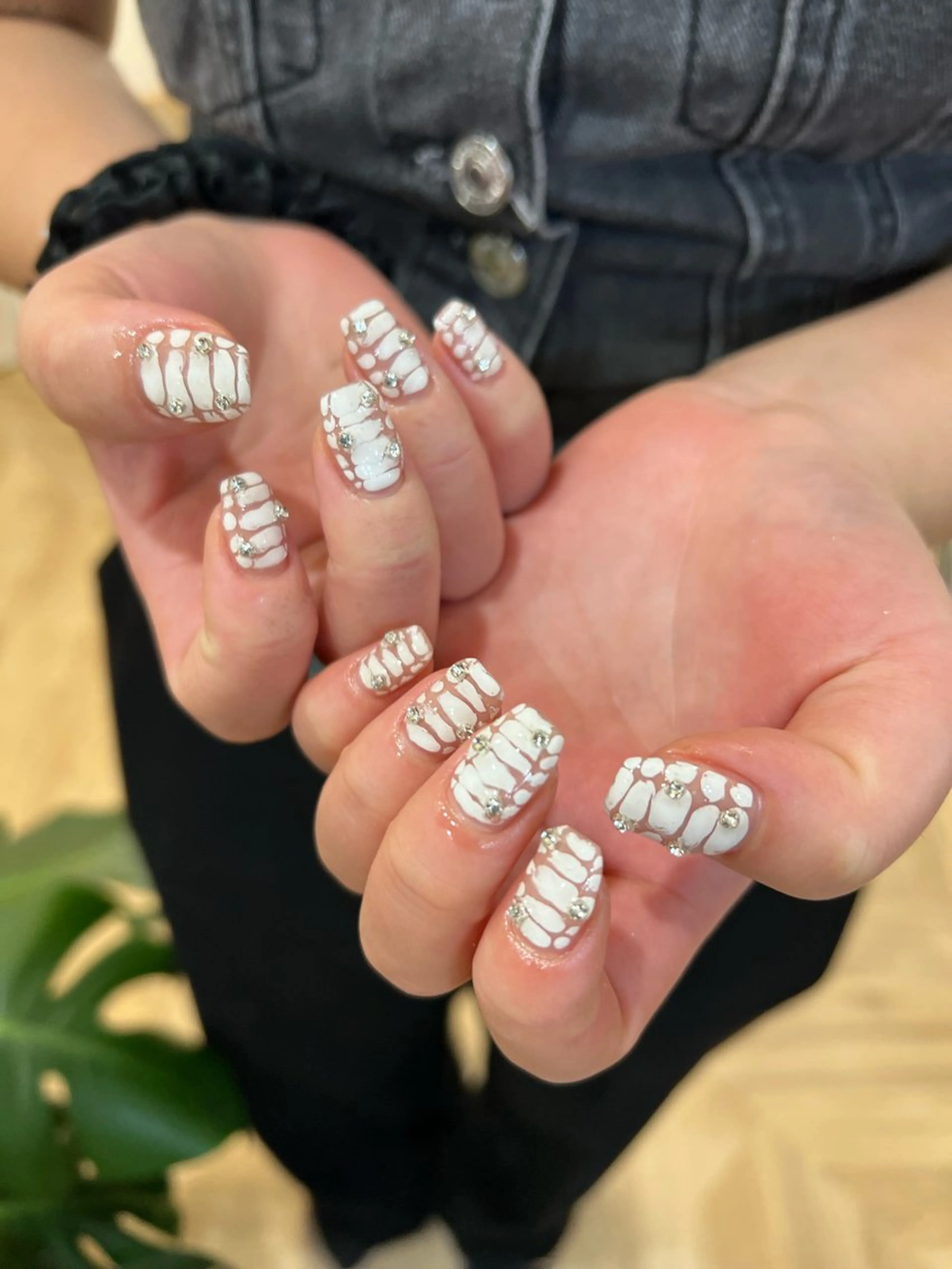 ネイル ハンドネイル フットネイル ハンドケア Nes.Nail所属・Miyagi Asamiのネイルデザイン