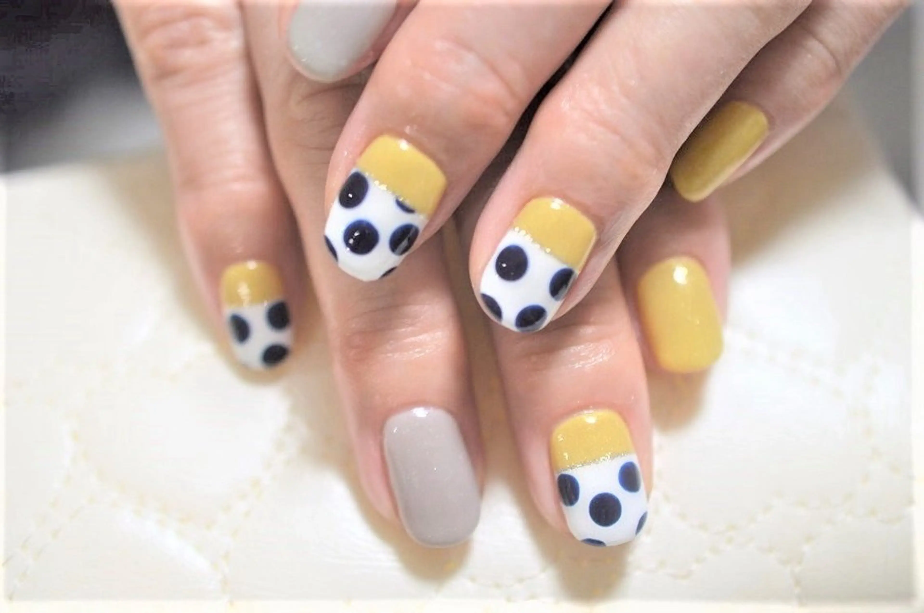 ネイル ドット ジェルネイル オフィスネイル パラジェル ハンドネイル nail Haniel所属・半蔵門サロンハニエル 魅神 ちよのネイルデザイン