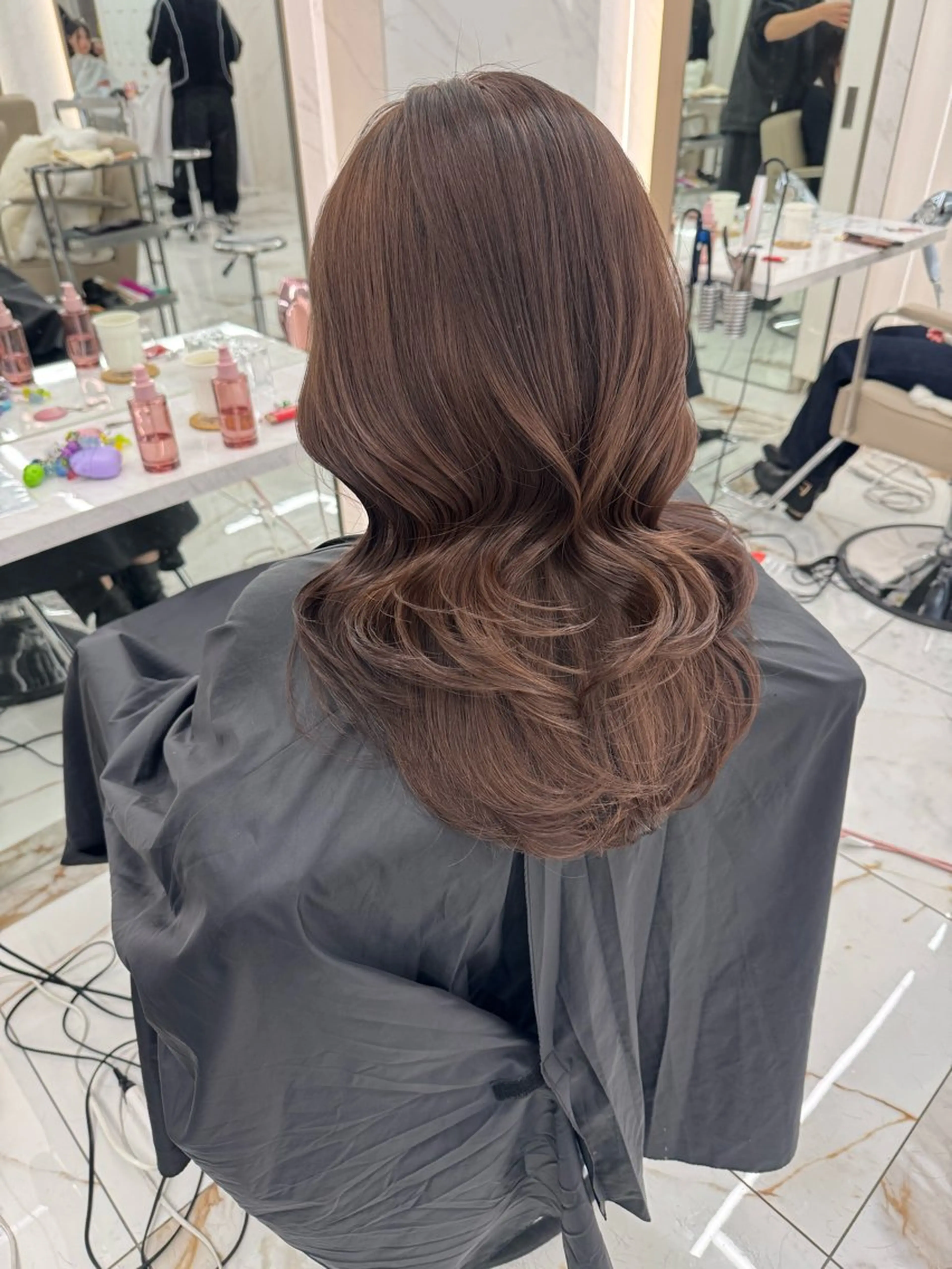 セミロング カラー カット ヘアカラー ヘアセット 栄美容師 ケントのヘアスタイル