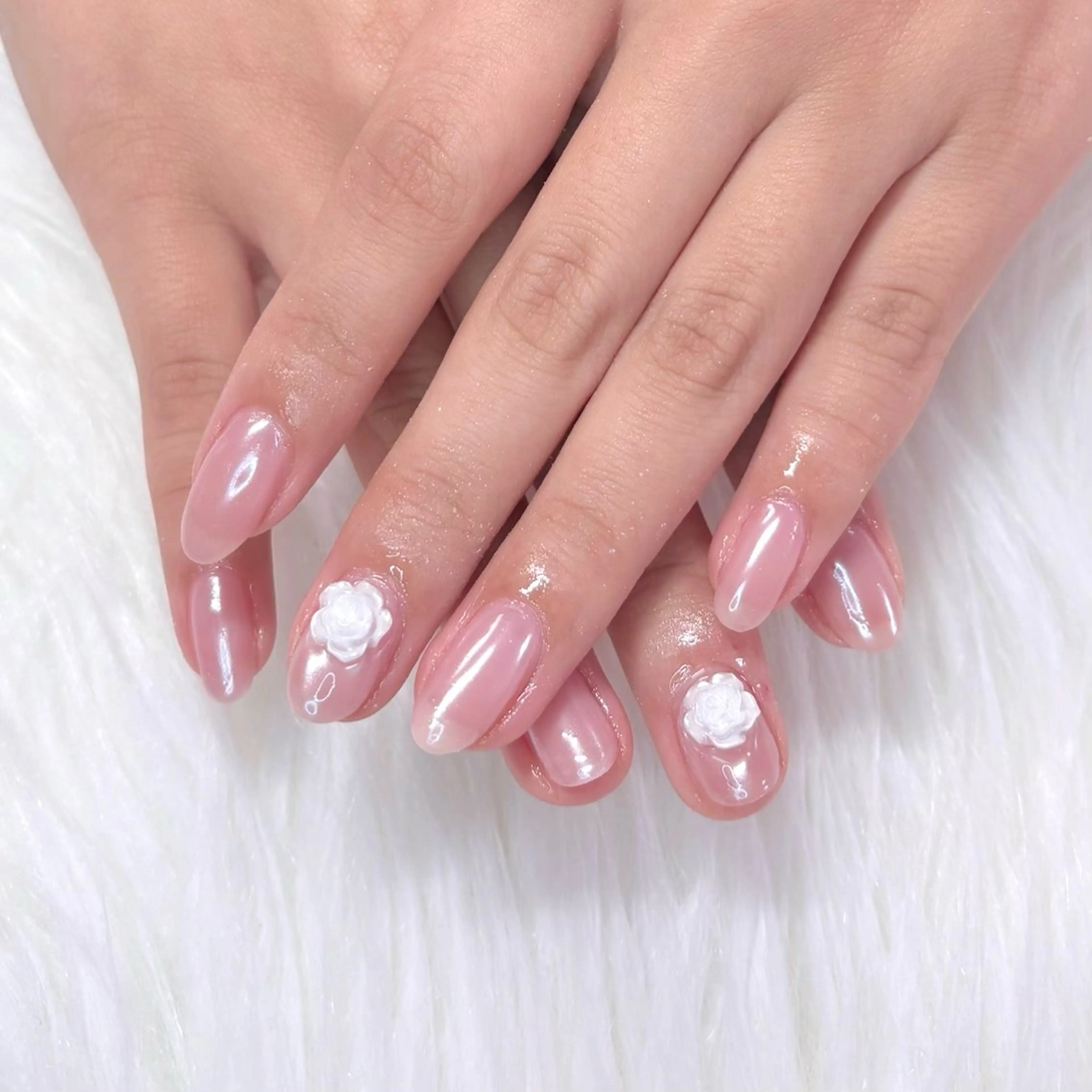 ネイル オーロラネイル ホワイト ハンドネイル Noix nailのネイルデザイン