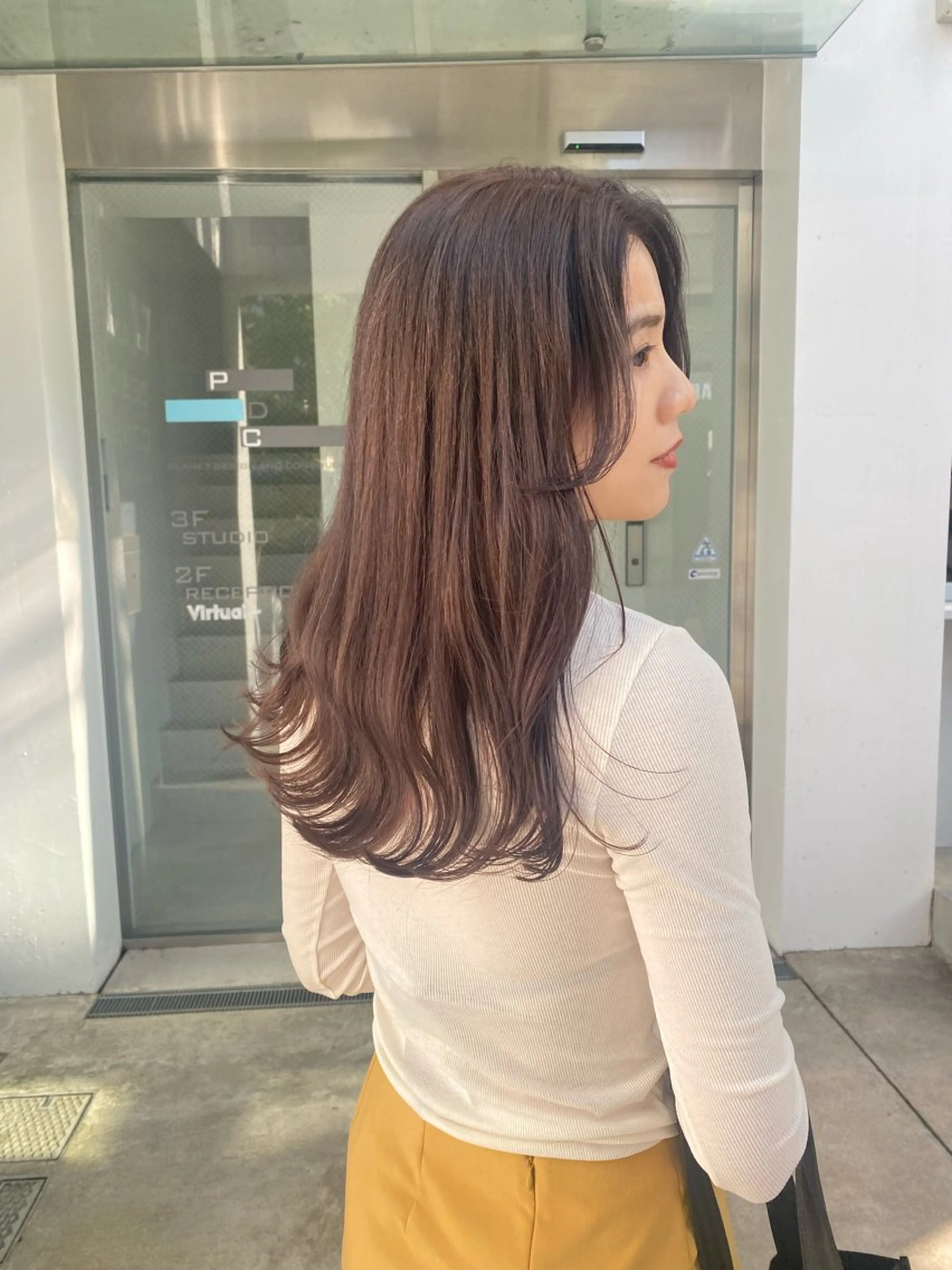 セミロング カラー 透明感カラー グレージュ Lomalia 🤍🫧/makoのヘアスタイル