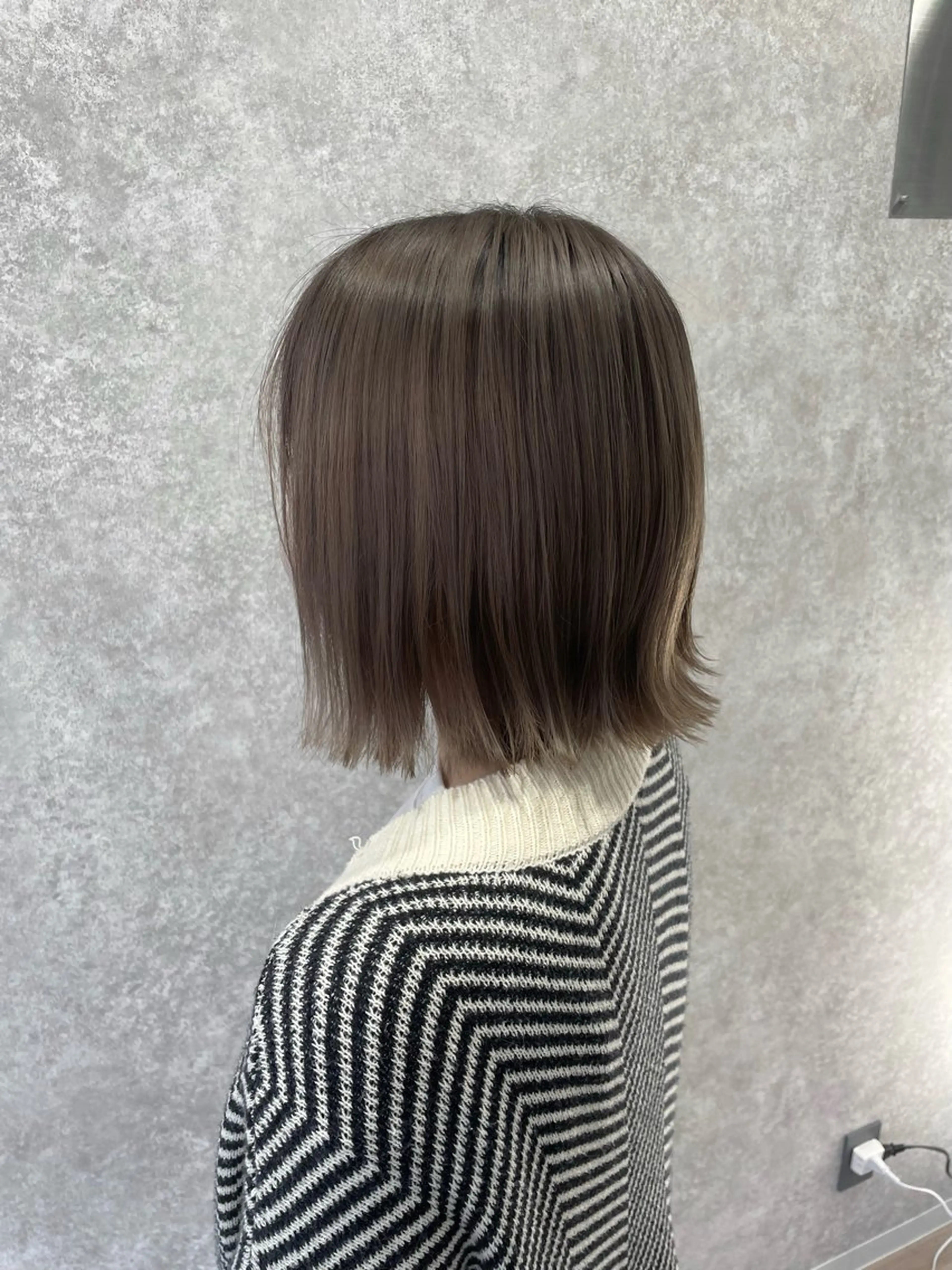 ミディアム カラー 德本 奈名美のヘアスタイル