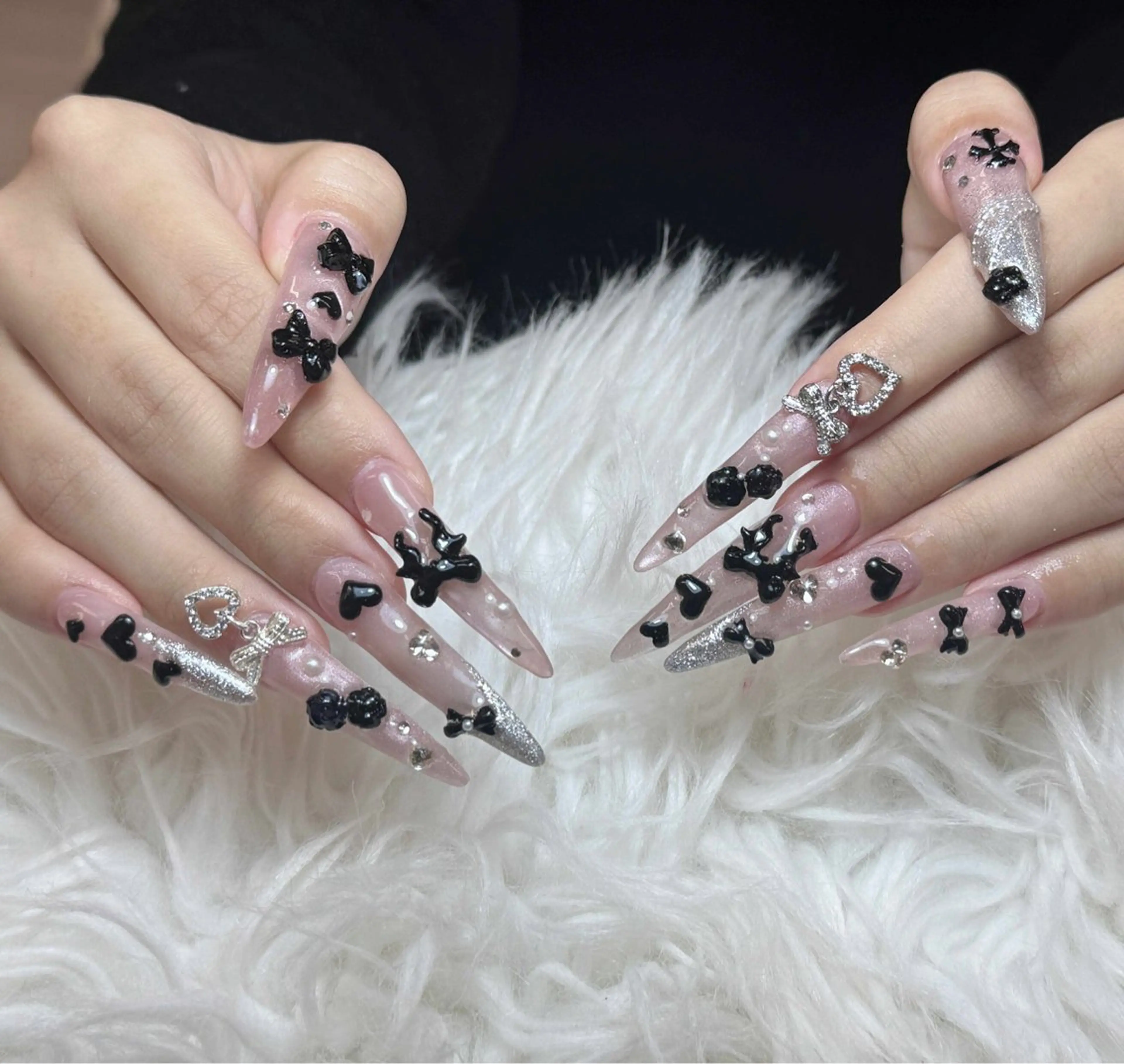 ネイル ハンドネイル ゴテゴテネイルサロン所属・ゴテゴテ ネイルのネイルデザイン