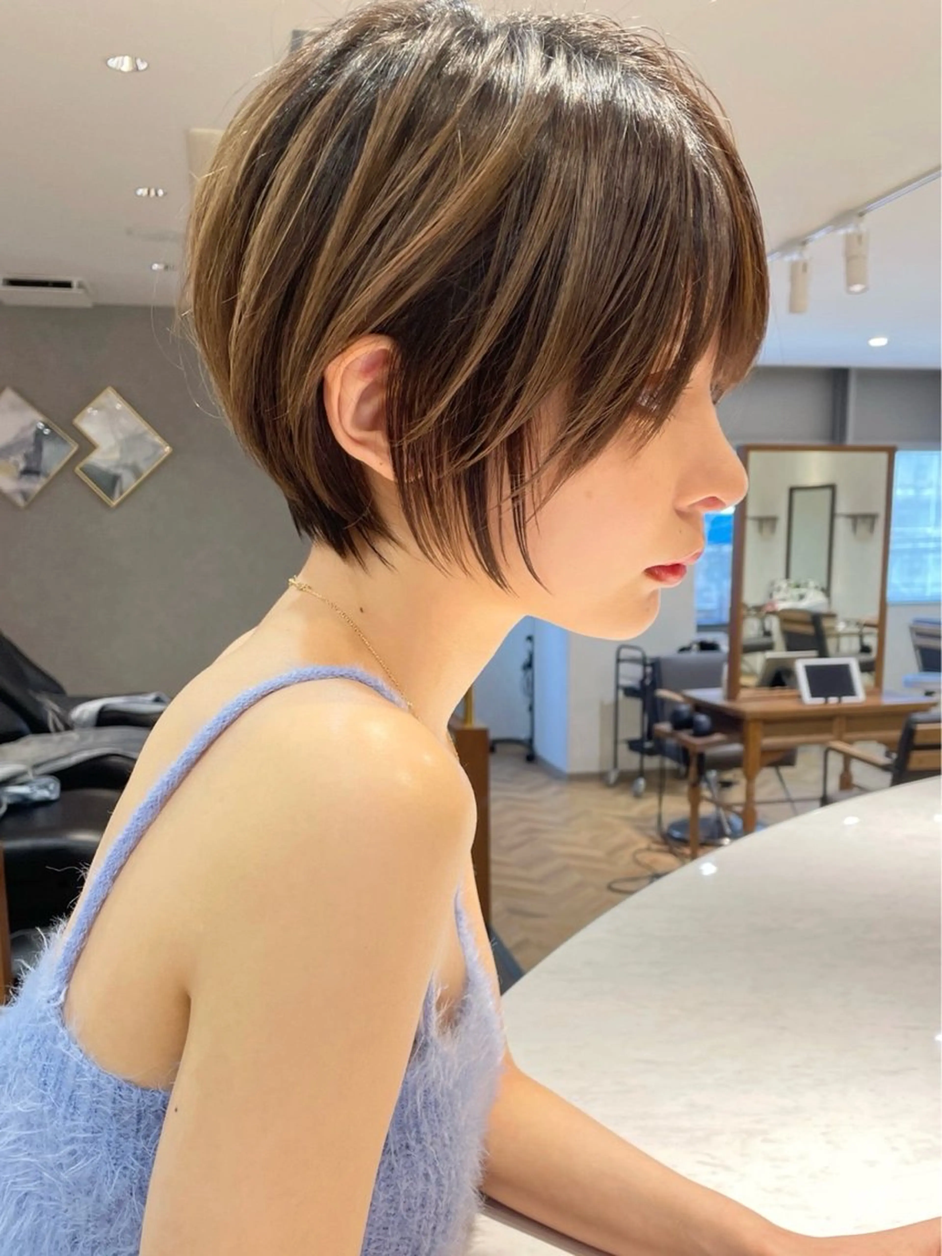 ショート カラー カット ヘアカラー トリートメント 💛美髪ハイトーン LEON🩶のヘアスタイル
