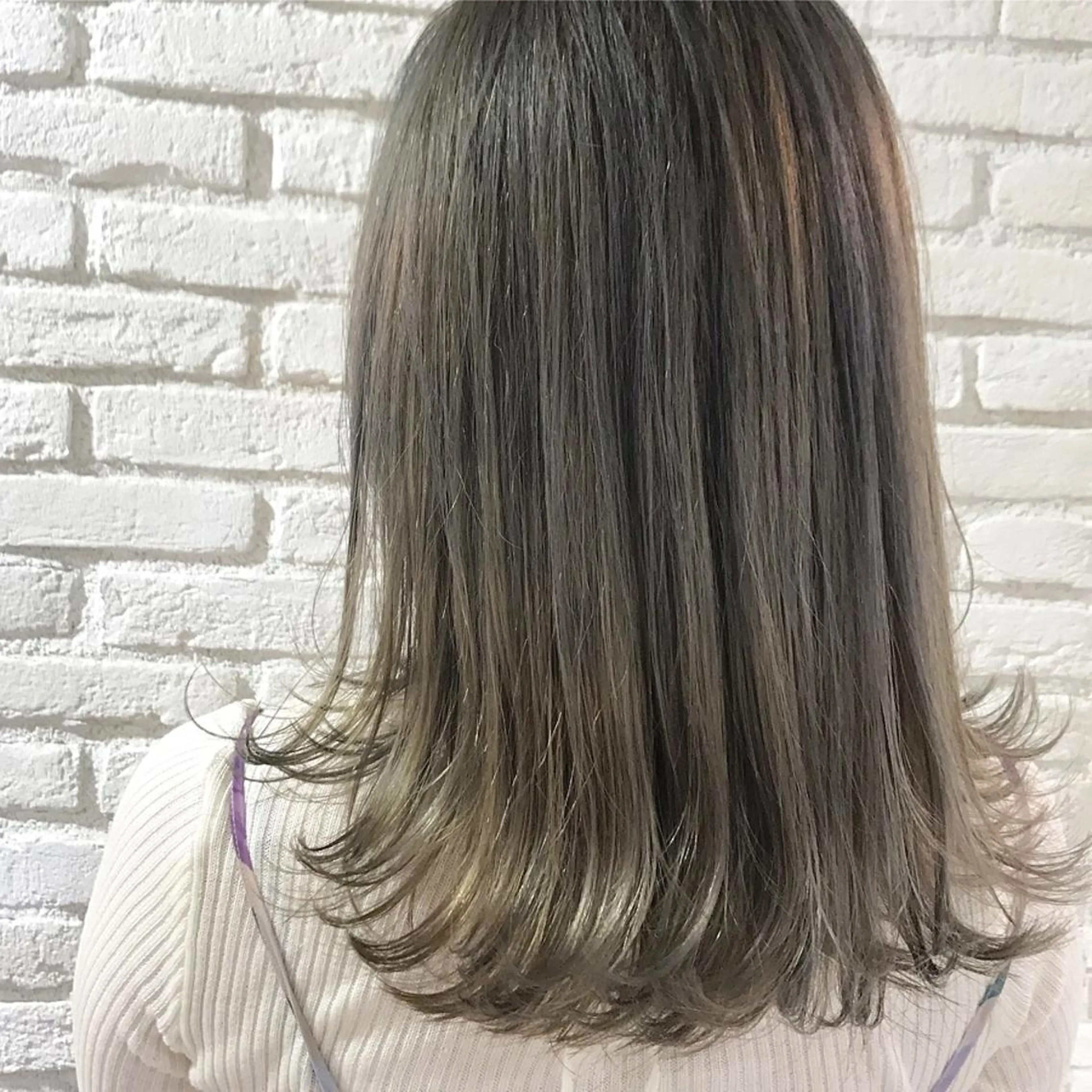 セミロング カラー 顔周りカット 伊 杏のヘアスタイル