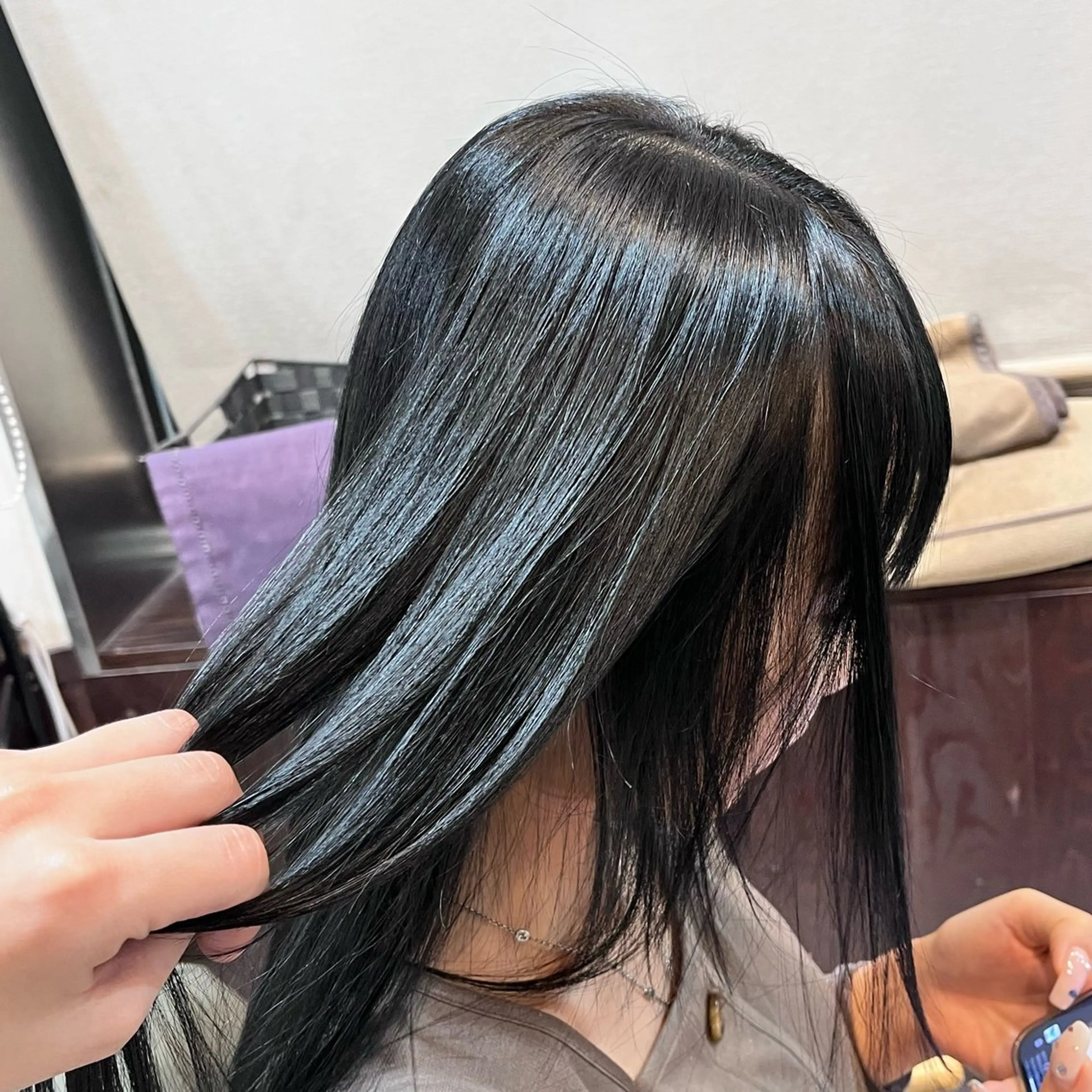セミロング カット ヘアカラー トリートメント 西 沙菜/トレンド カラー/透明感カラーのヘアスタイル