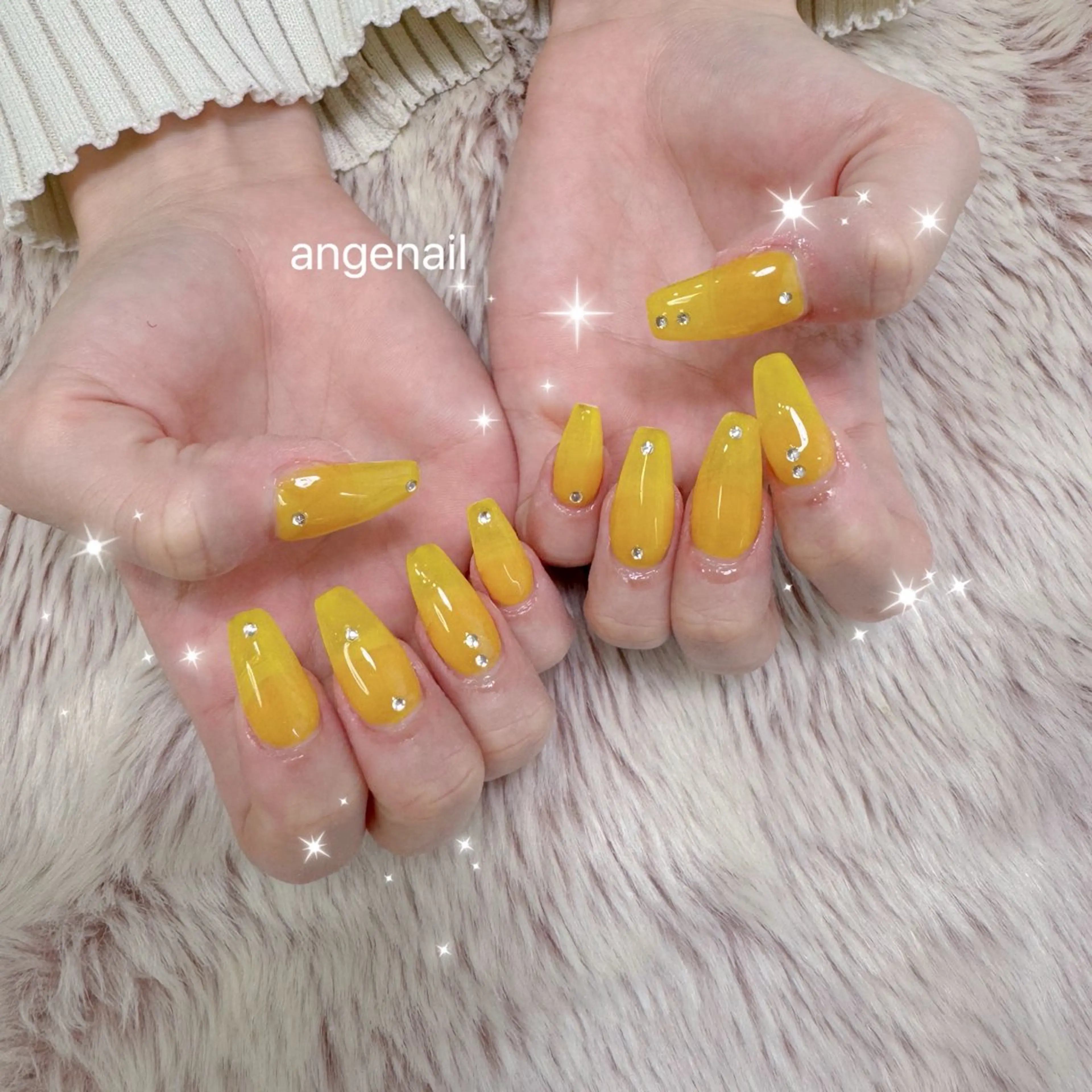 ネイル ハンドネイル オーナーネイリスト MAKIのネイルデザイン