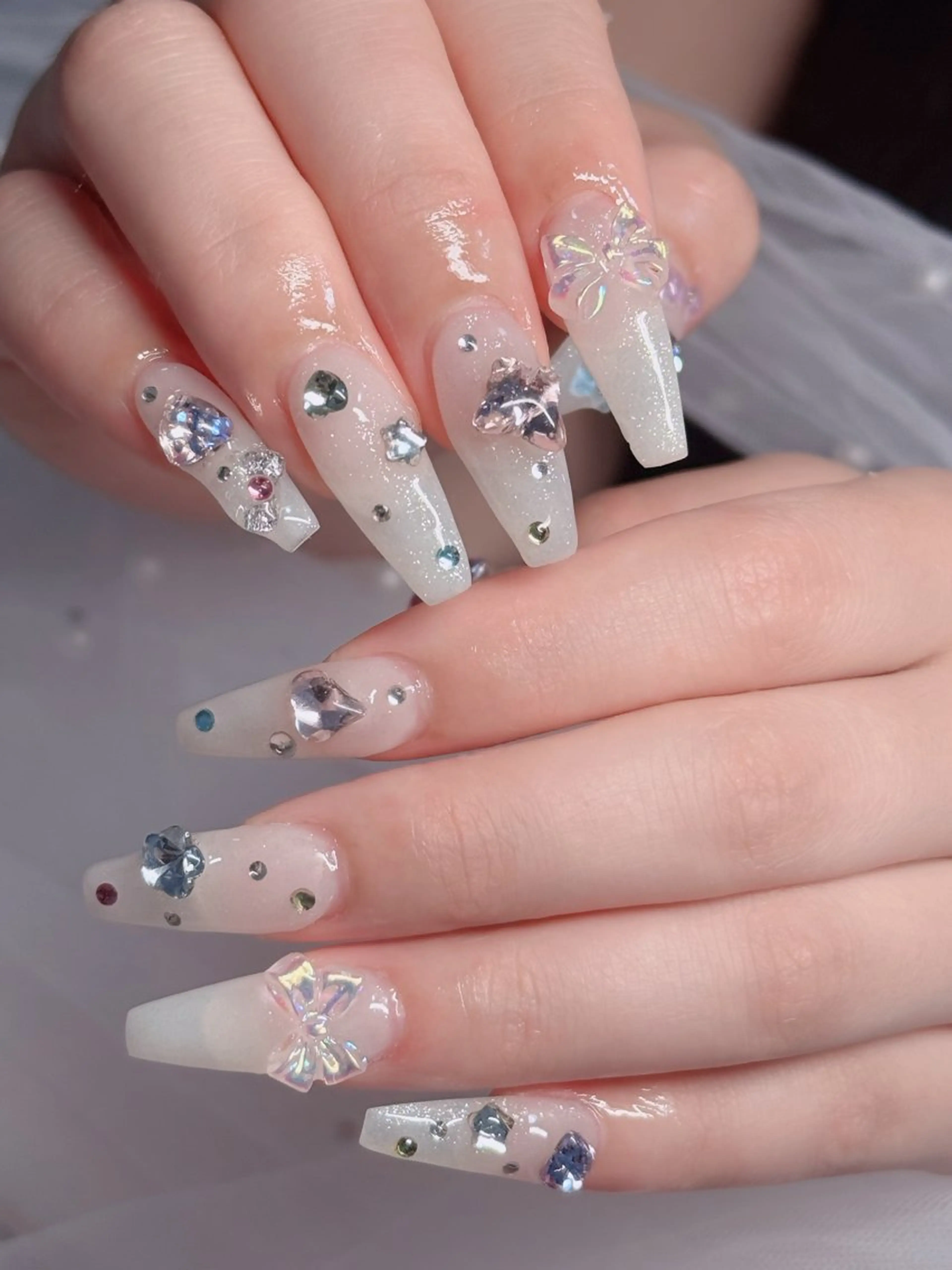 ネイル フレンチネイル ジェルネイル ハロウィン キラキラネイル 韓国ネイル H.babynailsalon所属・H.baby Nail Salonのネイルデザイン