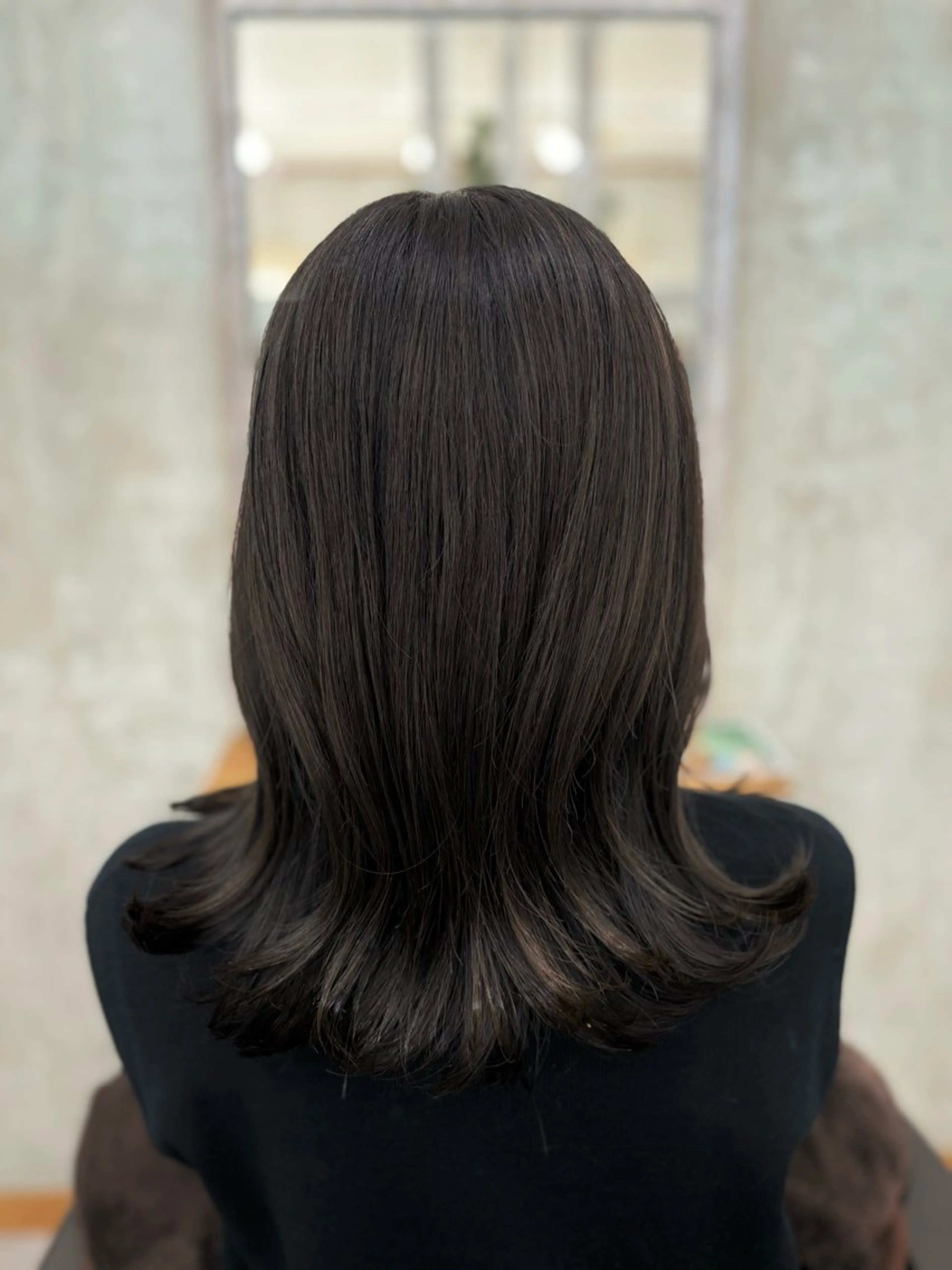 ミディアム アッシュ カット ヘアカラー トリートメント ヘッドスパ iru【イル】所属・Misaki ミサキのヘアスタイル