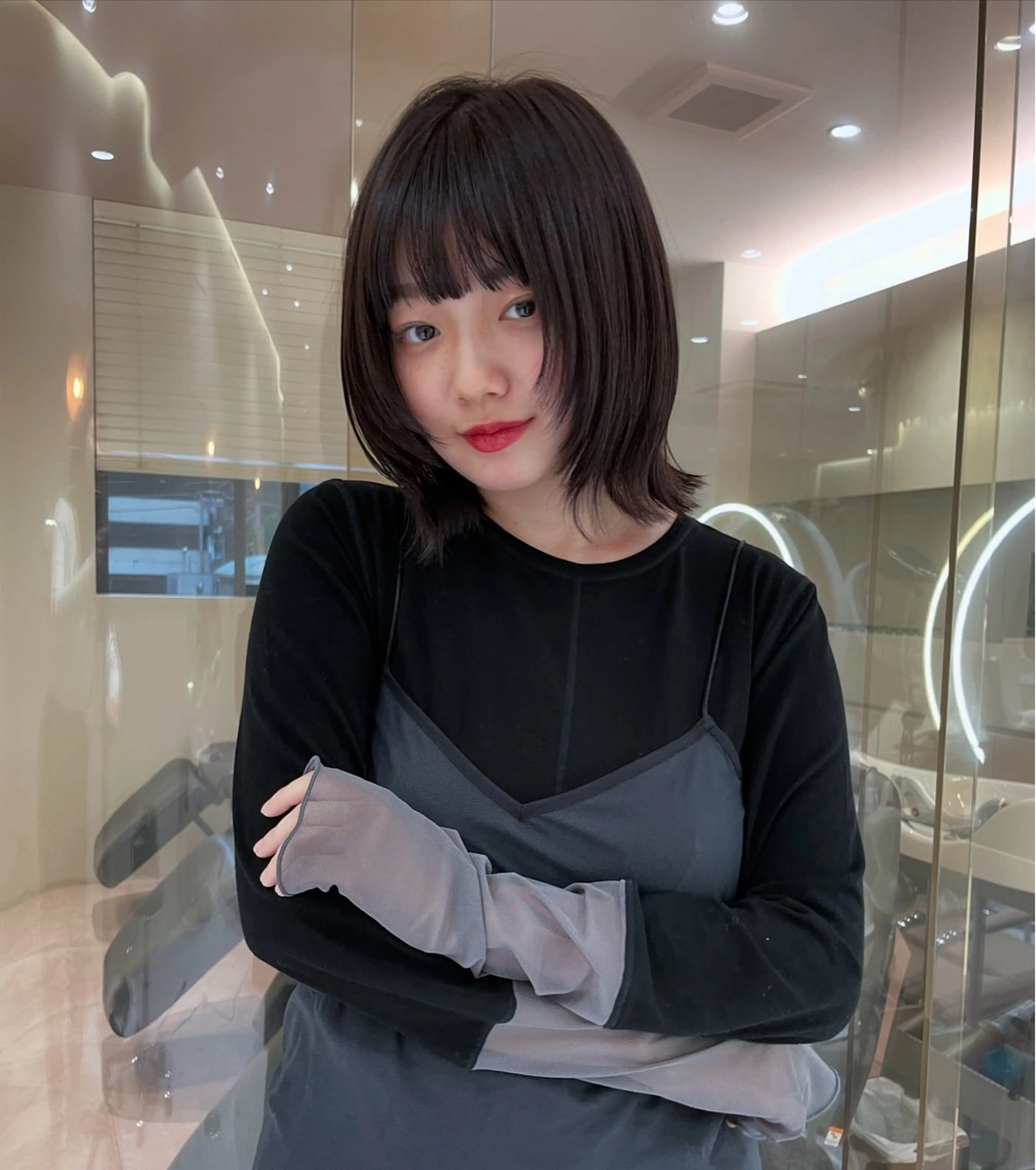 ミディアム 顔まわりレイヤー レイヤーカット カット トリートメント mile あかり [カットモデル募集]のヘアスタイル
