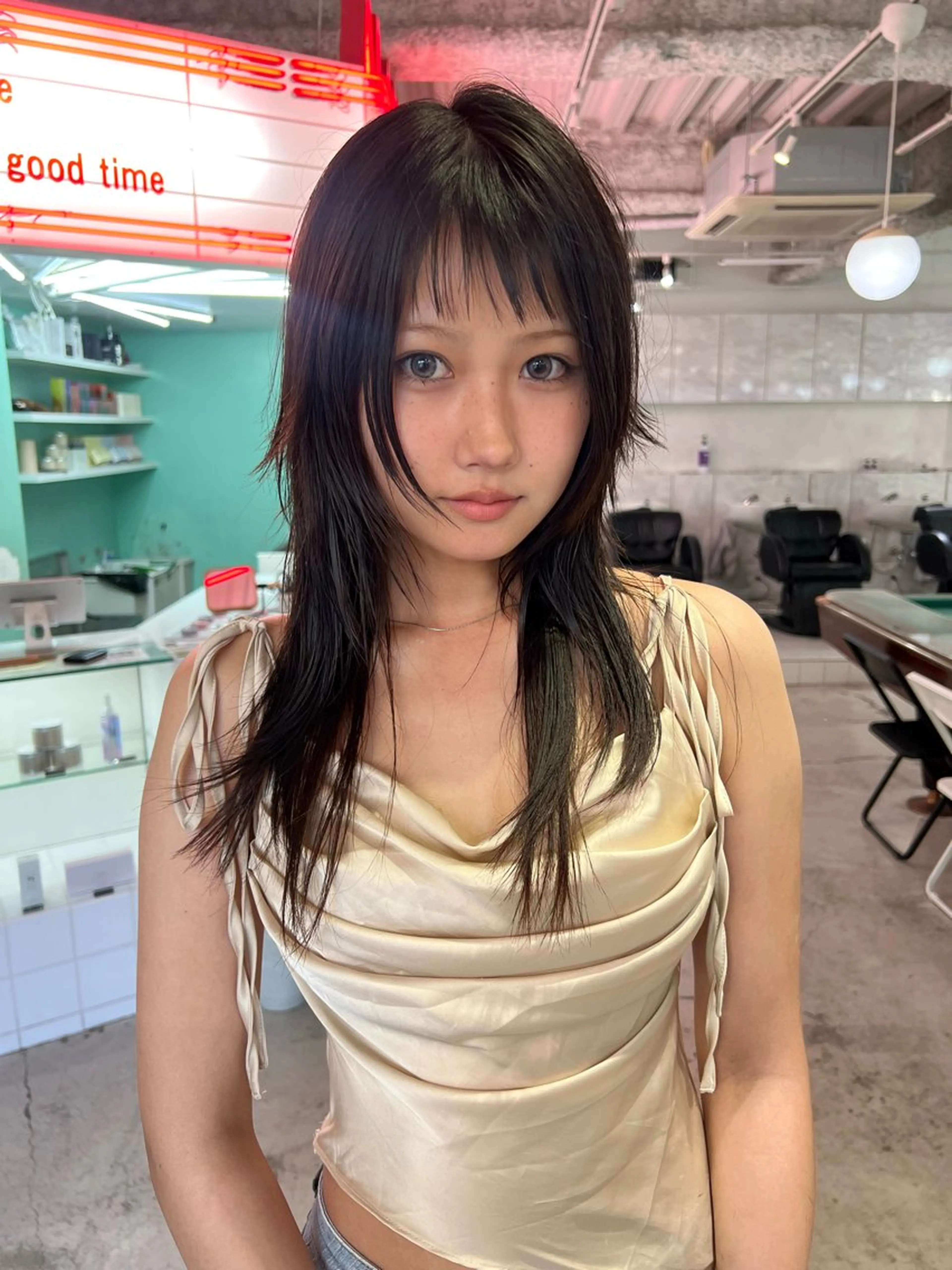 ロング カット 💥ウルフカット デザインあんな💥のヘアスタイル