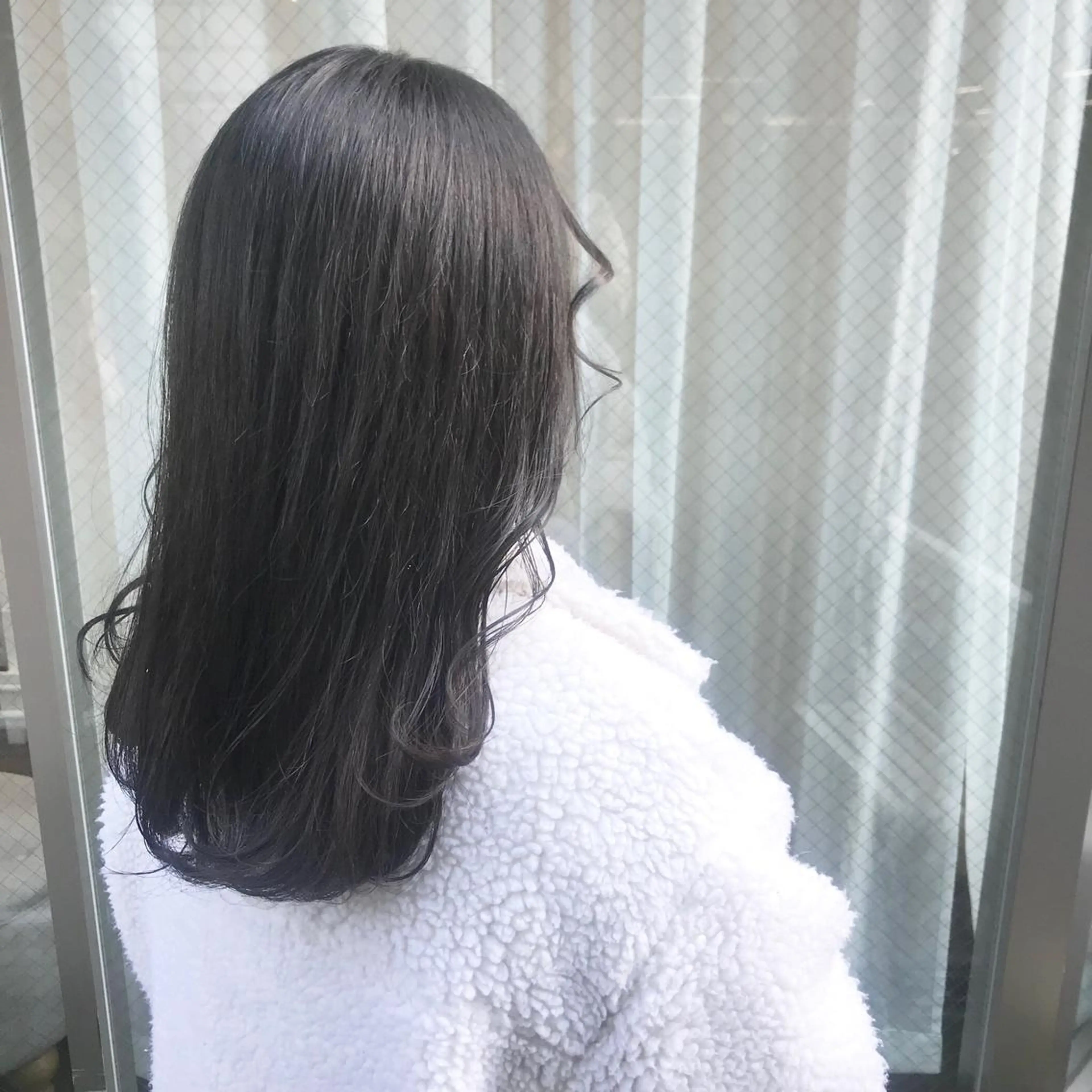 セミロング カラー いけだ ひかり ハイライトくびれヘアのヘアスタイル
