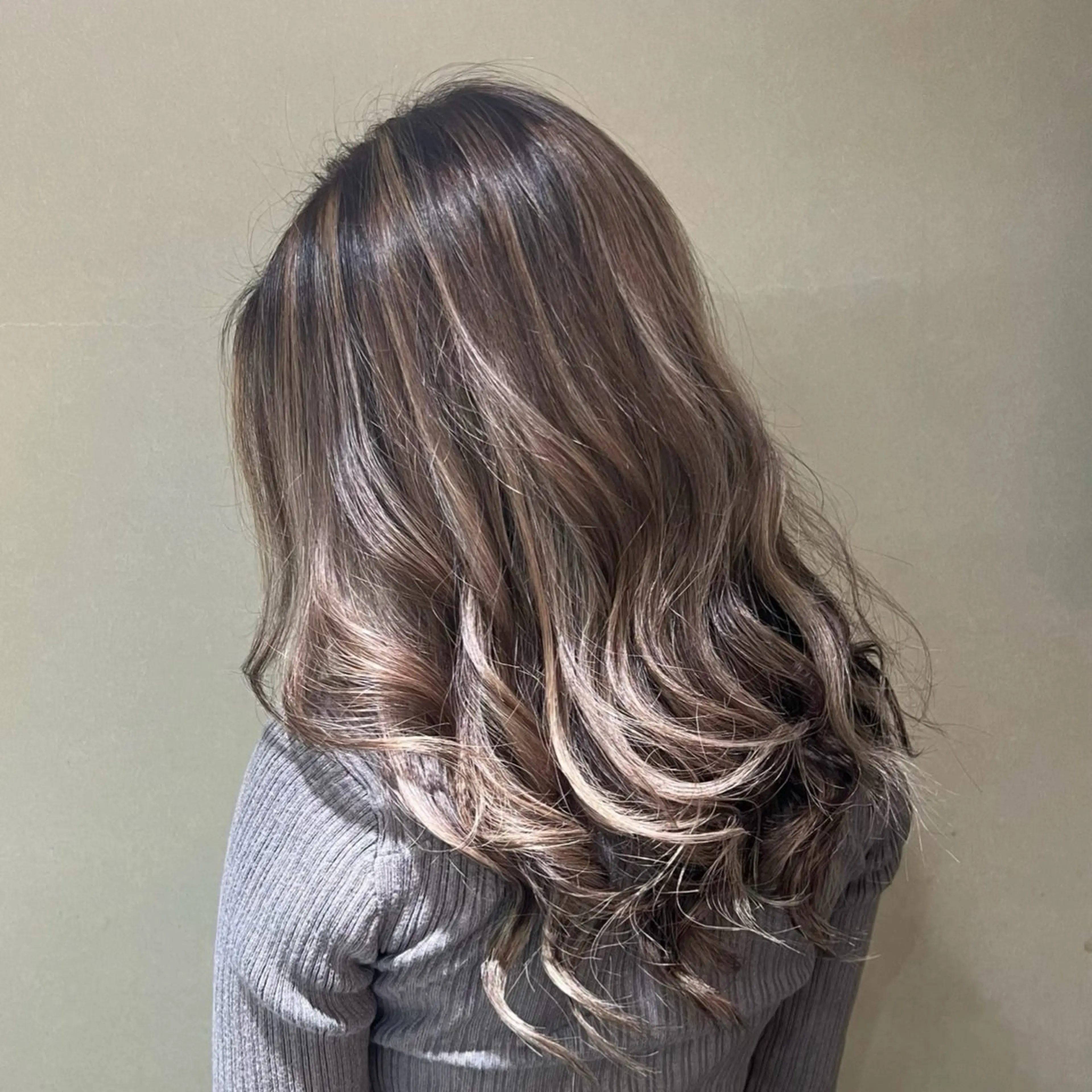セミロング カラー ヘアカラー 💖難波レイヤー カット💖ツバサのヘアスタイル