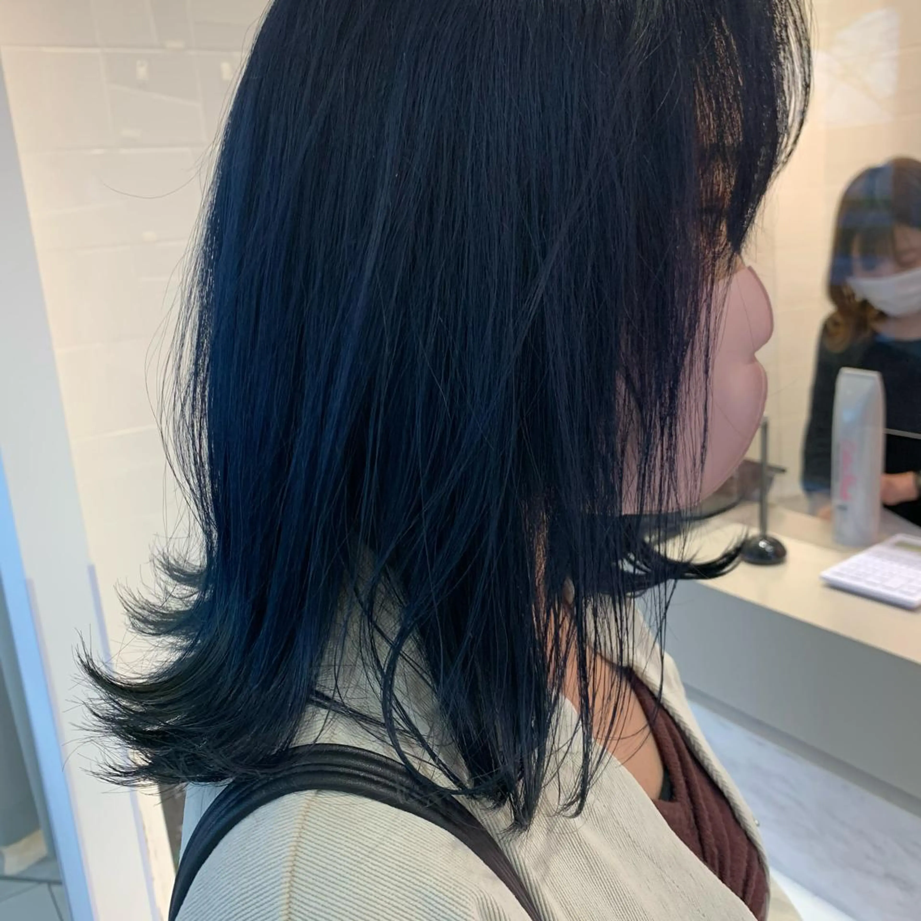 ロング カラー ブリーチ ブルーカラー 畠山 華奈のヘアスタイル