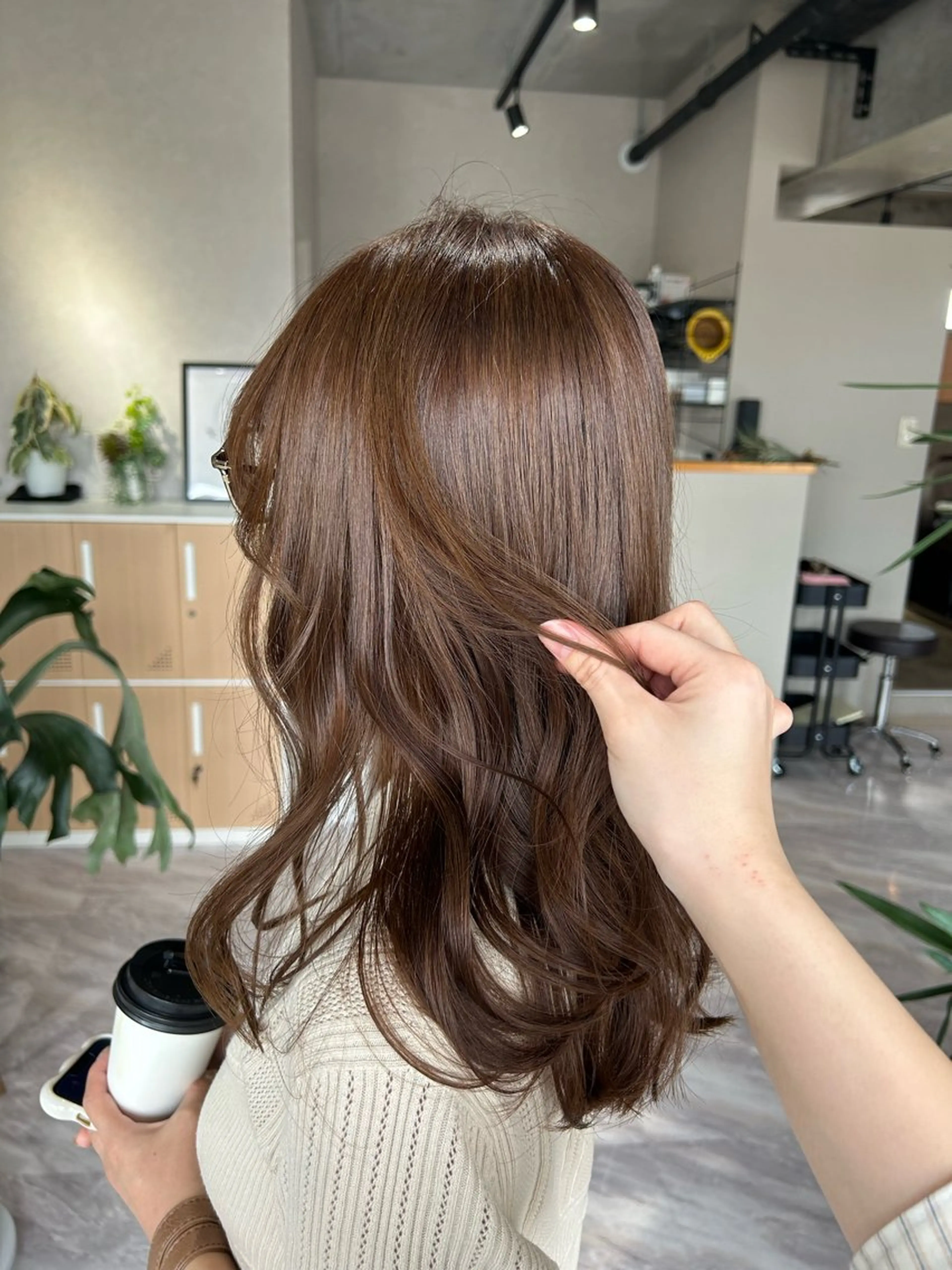 セミロング カラー ベージュカラー ヘアカラー Plume.所属・おおひら ののはのヘアスタイル