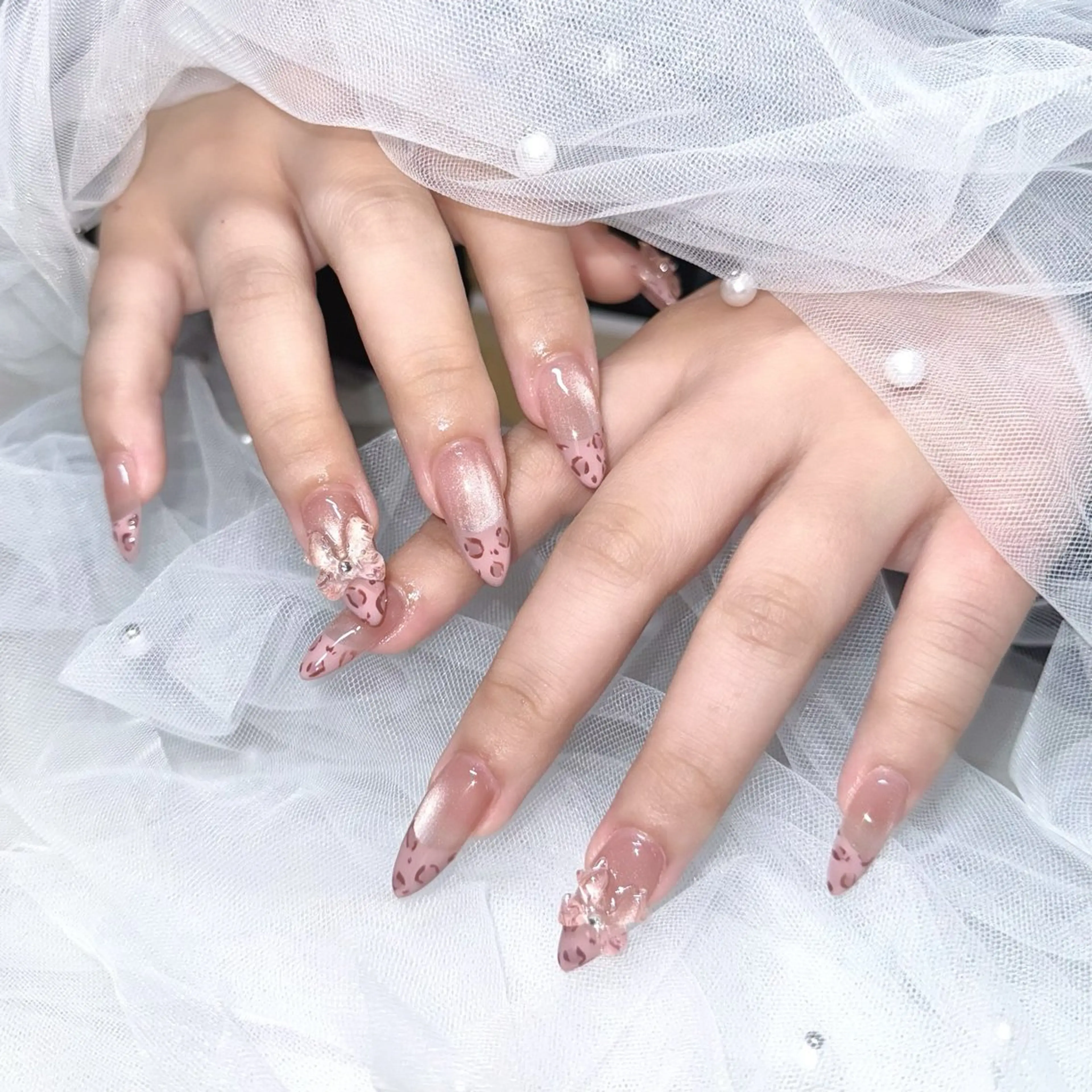 ネイル アニマル柄 持ち込み ハンドネイル éclat nail studio（She nail studio内）所属・韓国ワンホン éclat🩵飯山のネイルデザイン
