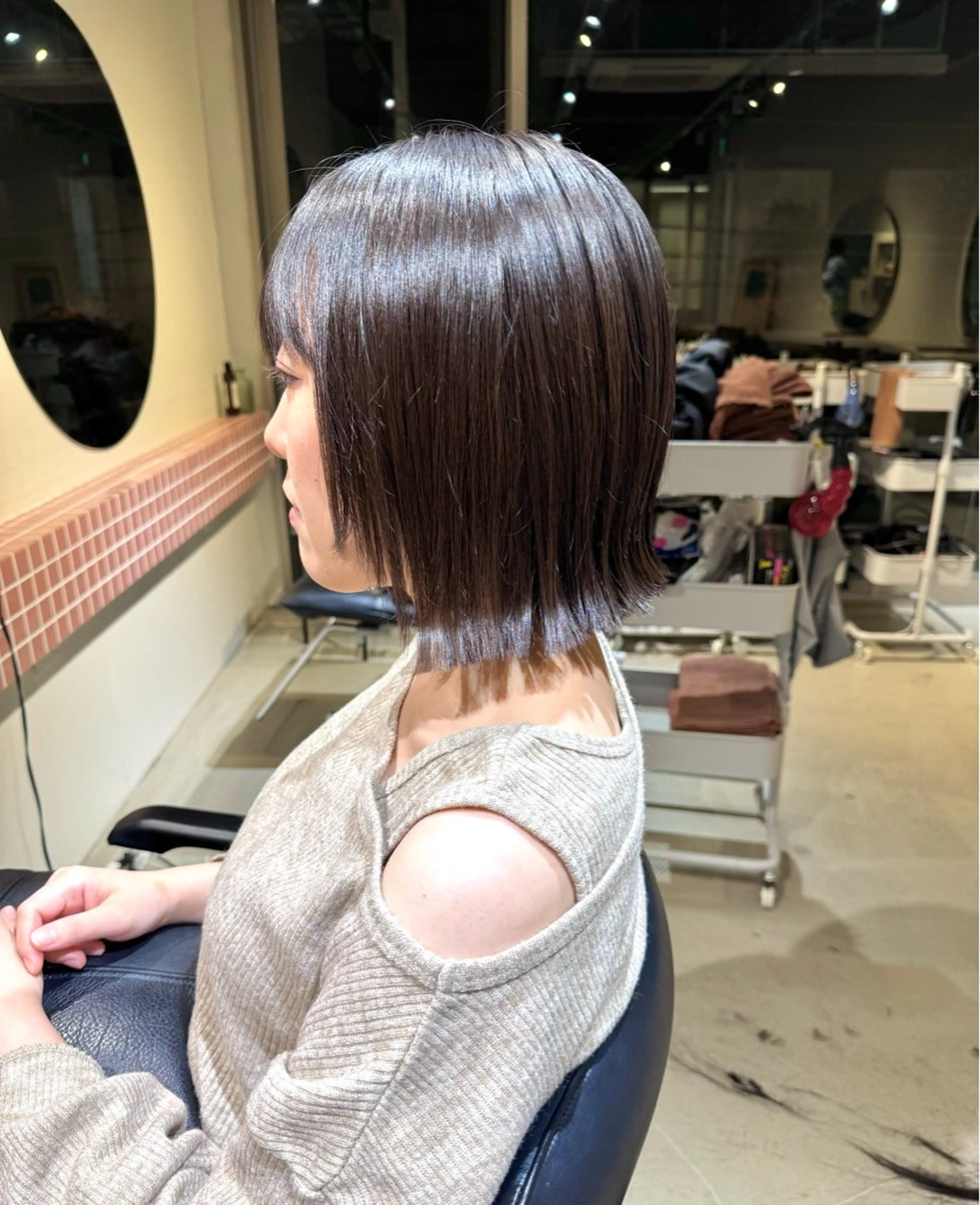 ショート 切りっぱなしボブ ショートボブ アッシュ ボブ ハイライト eto所属・髪質改善スペシャリス ト長尾勇弥/梅田中津のヘアスタイル