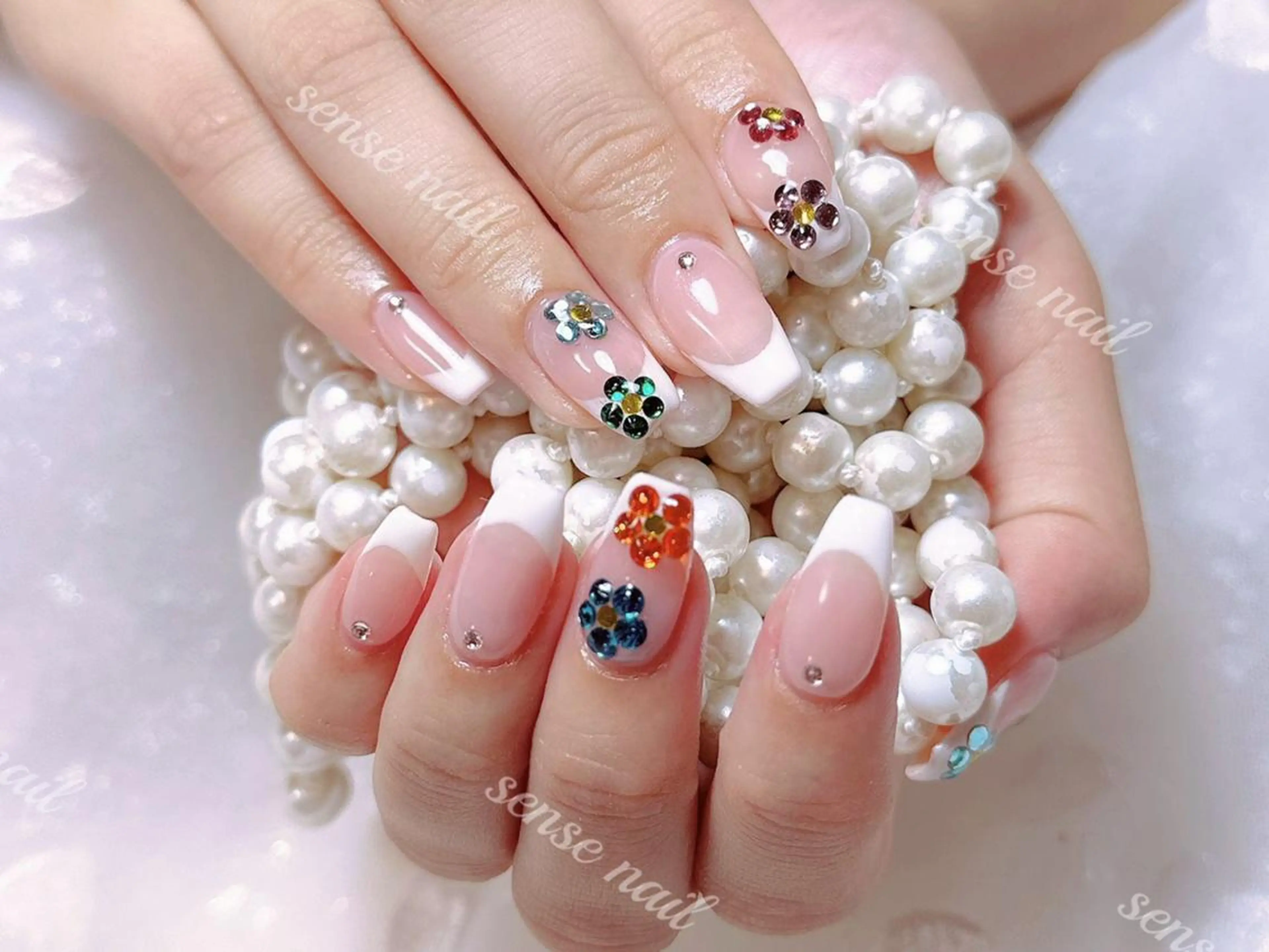ネイル Queening 🦋のネイルデザイン