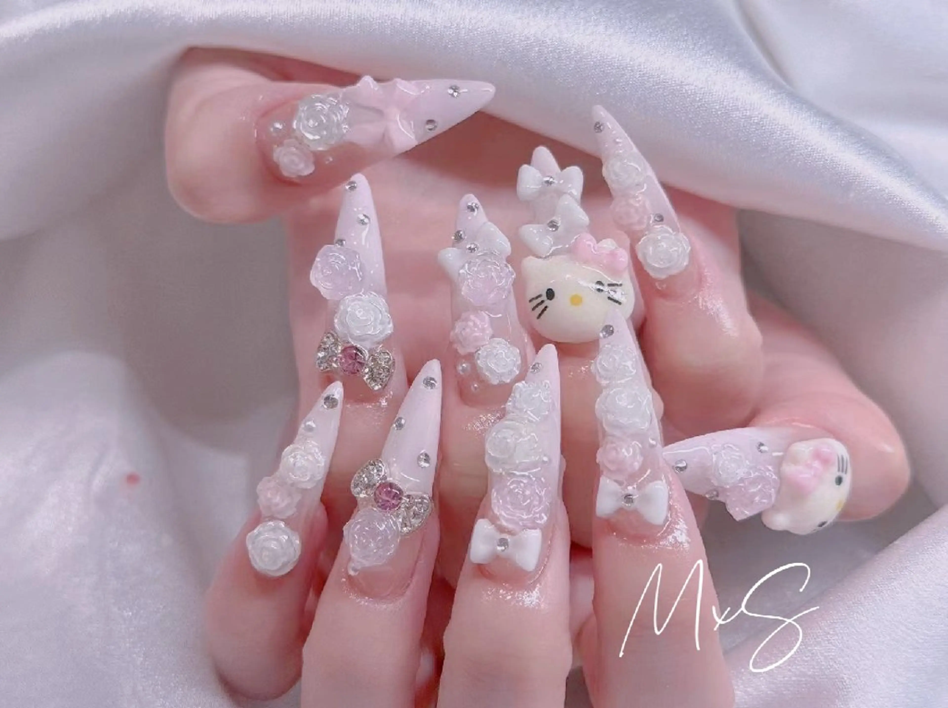 ネイル ハンドネイル MxS Nail(長さだし/フィルイン/マグネット/韓国ネイル/ワンホンネイル/ワンカラー)所属・MxS リィリィのネイルデザイン
