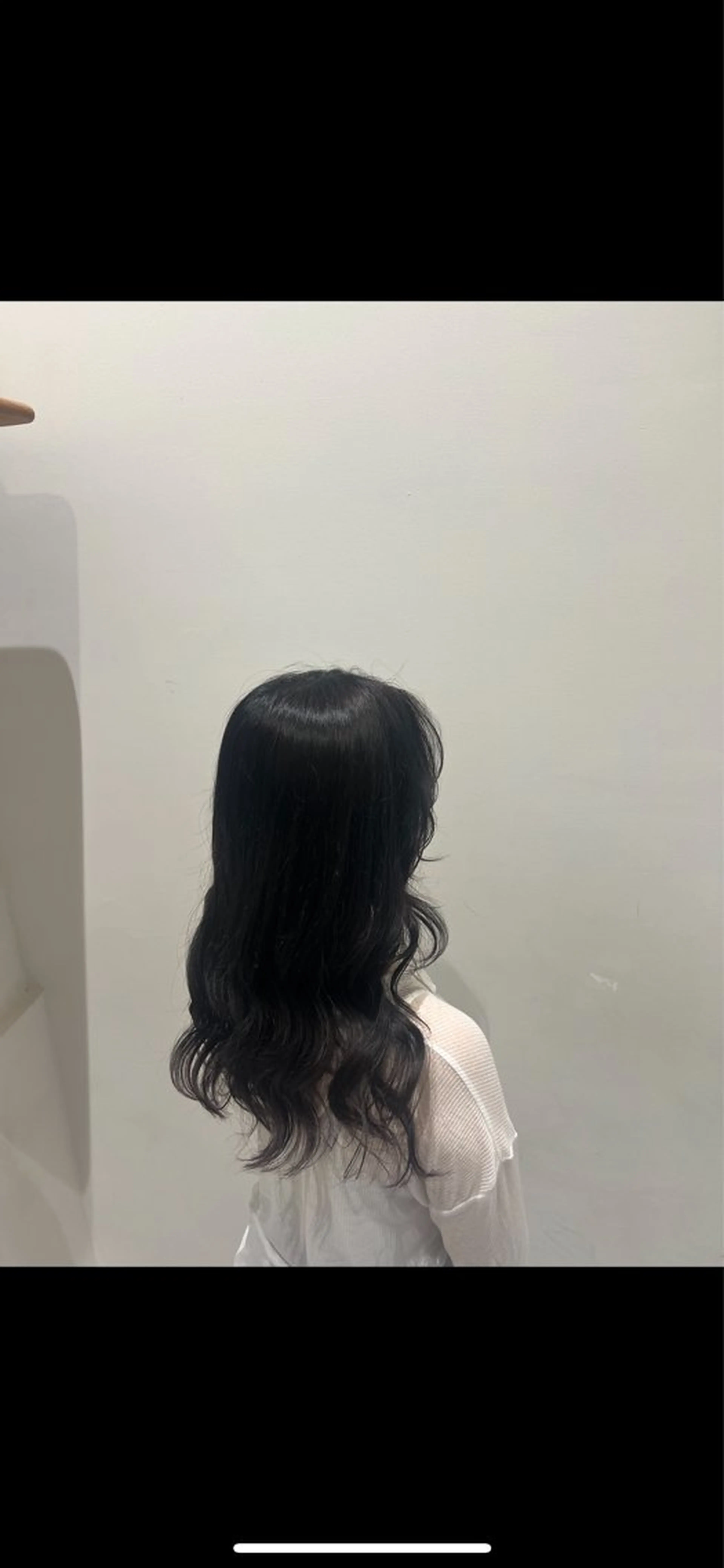 ロング カラー 黒髪 鈴木 茉尋のヘアスタイル