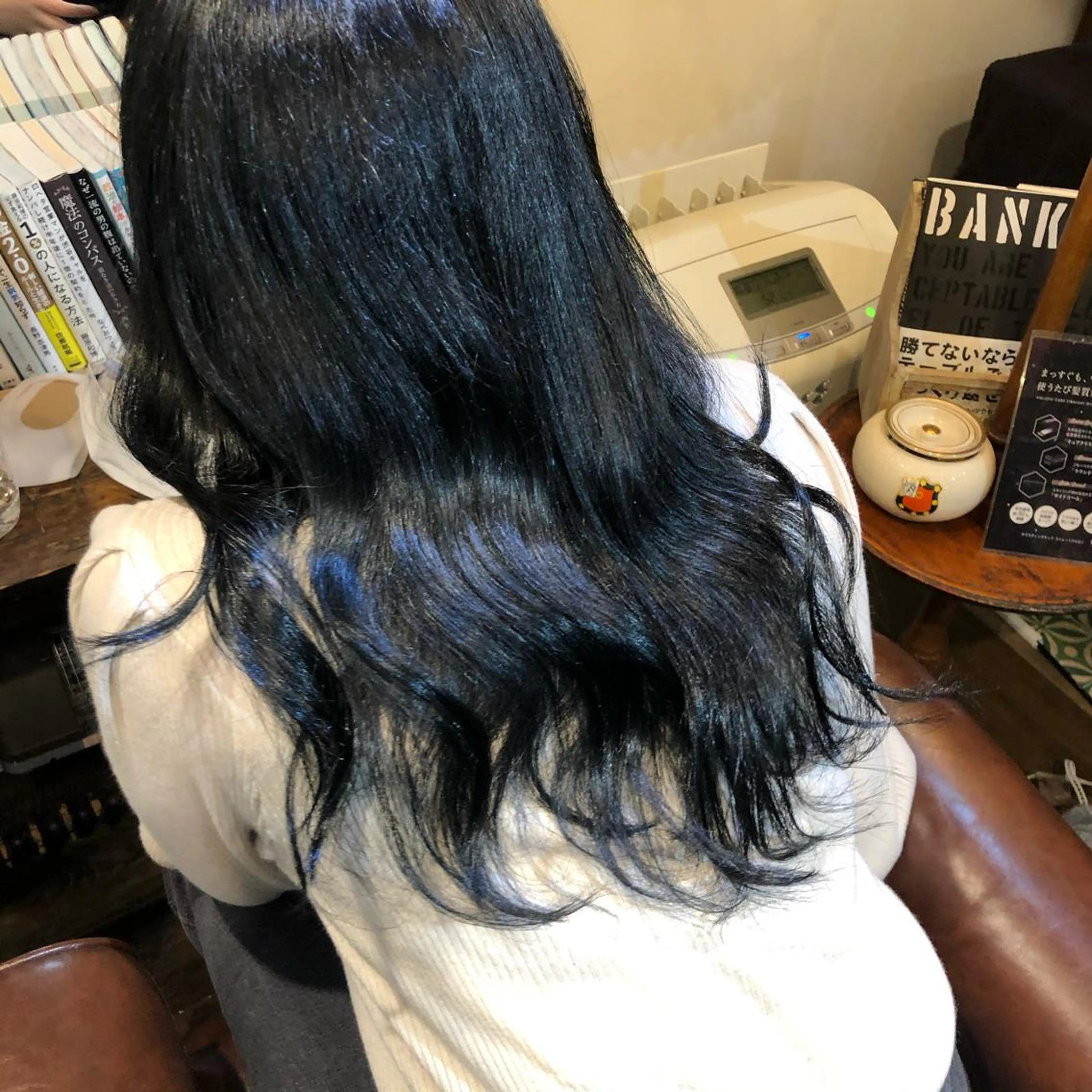 セミロング カラー 黒髪 ブルーカラー ブルーブラック ヤスザトアヤノ ／レイヤー／オリーブのヘアスタイル