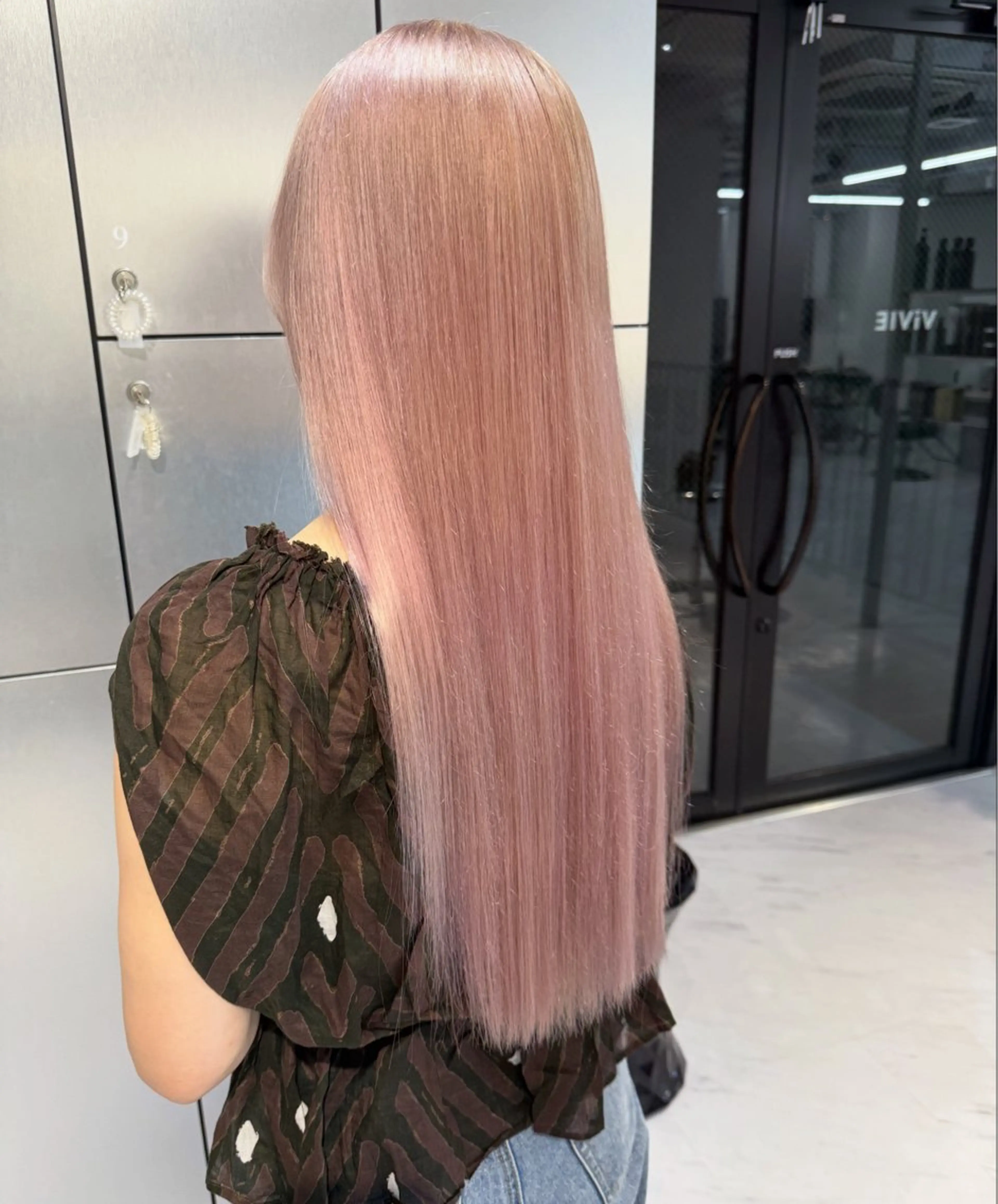 ロング ハイトーン/レイヤー /迫田龍明のヘアスタイル