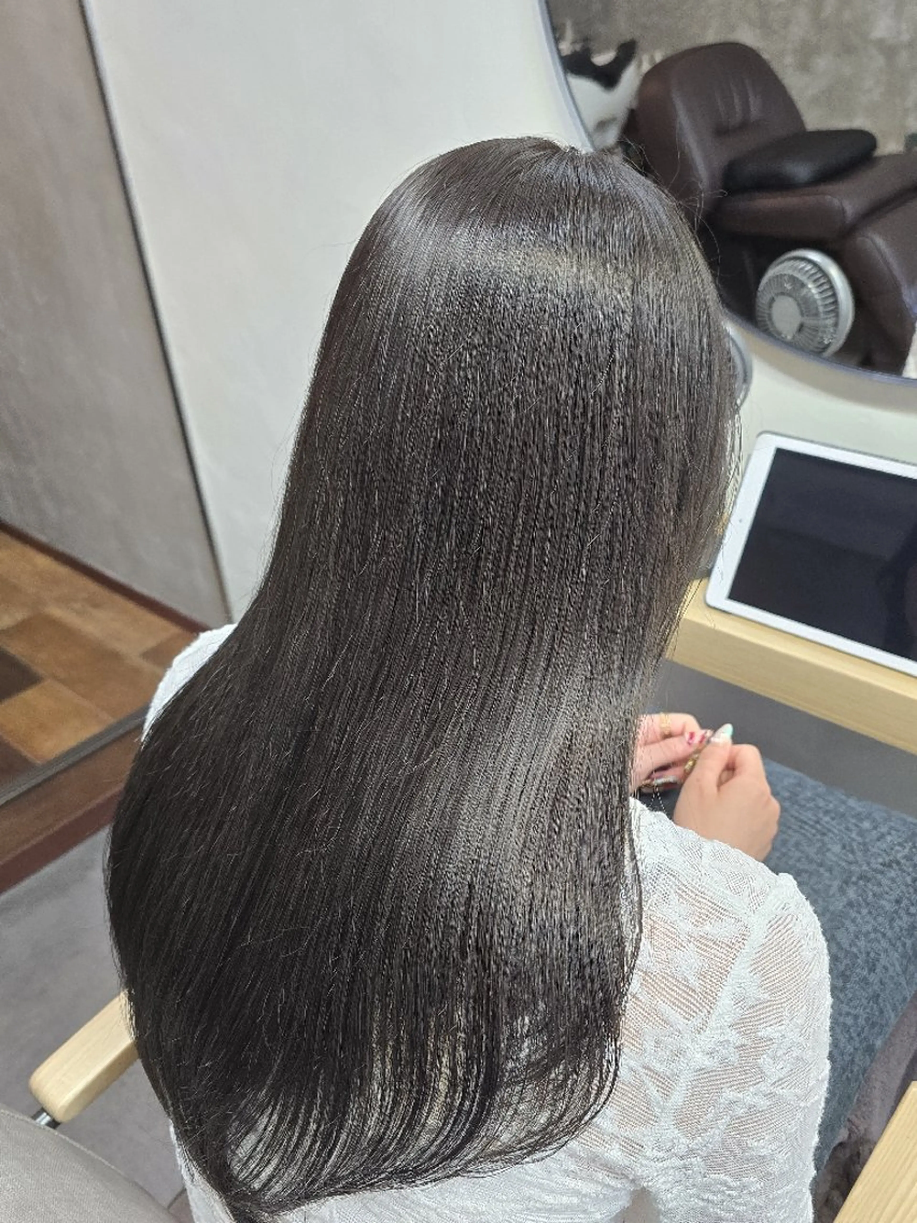 ロング カラー ブリーチ 透明感カラー ダブルカラー グレージュ ブリーチなしカラー カット ヘアカラー トリートメント 渡辺祐輔 透明感🫧艶カラー✨のヘアスタイル