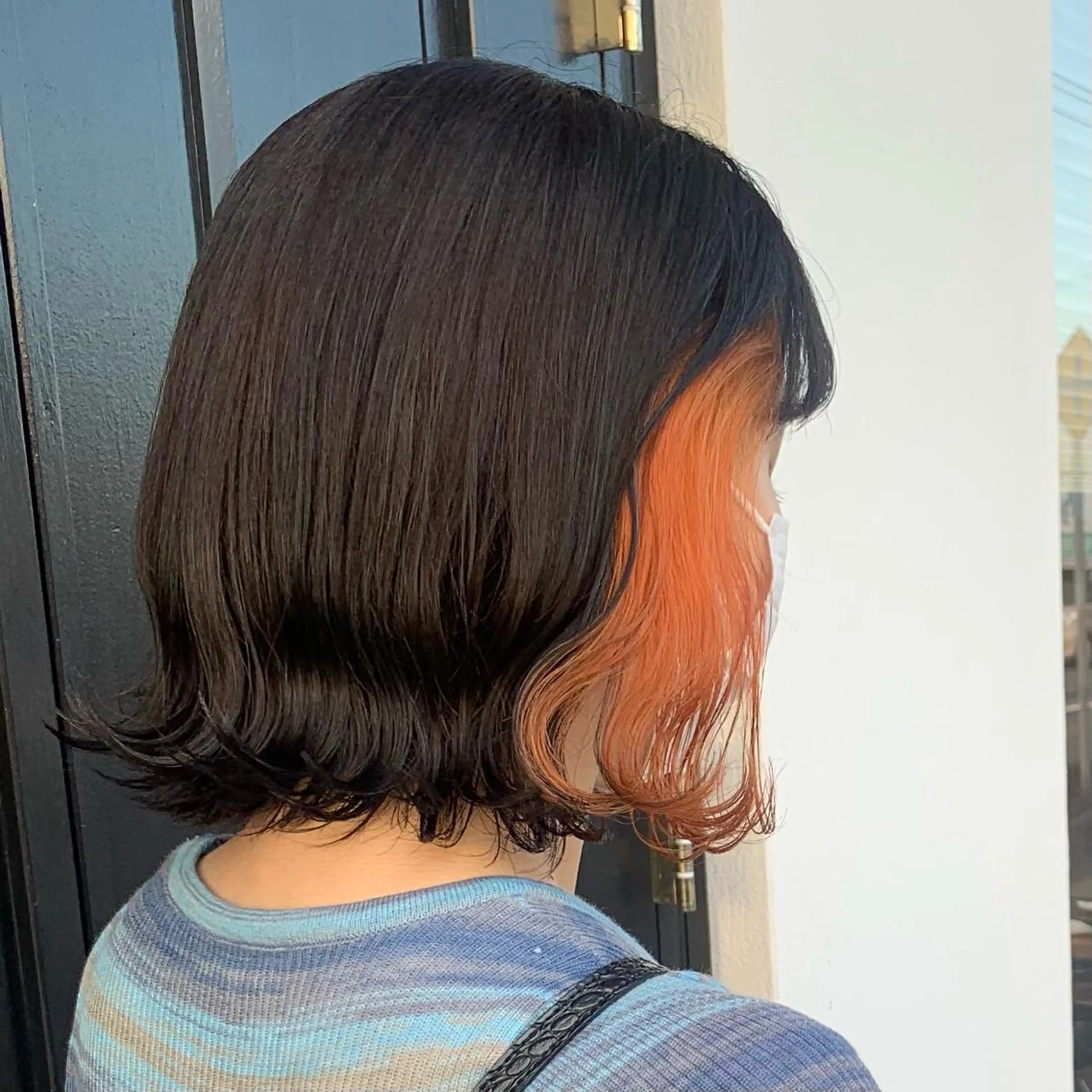 ショート カラー ブリーチ イヤリングカラー オレンジ ヘアカラー ハイトーン職人💗 松本輝美のヘアスタイル