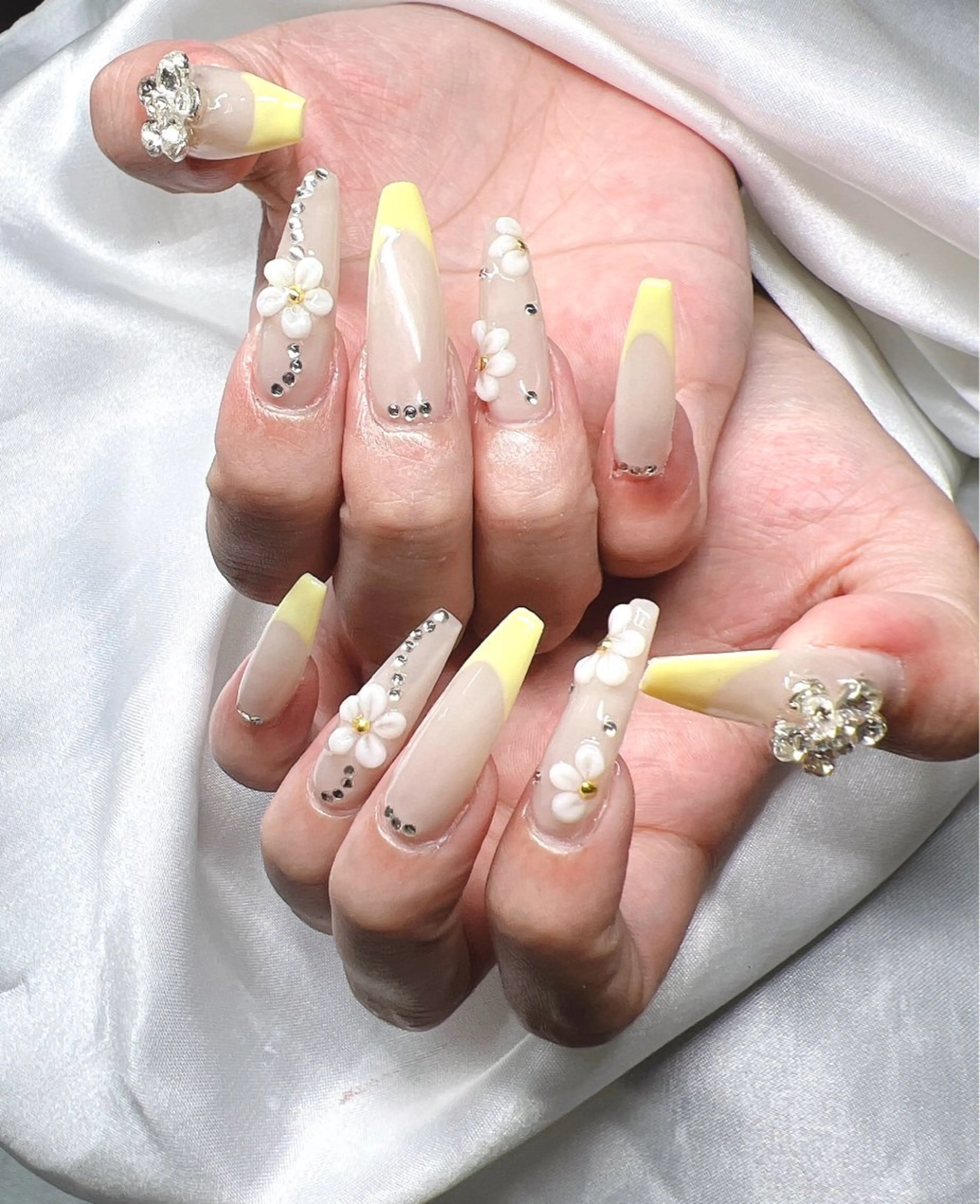 ネイル 長さ出し グラデーション 卒業式 キラキラネイル マグネットネイル ハンドネイル Lee Nailsのネイルデザイン