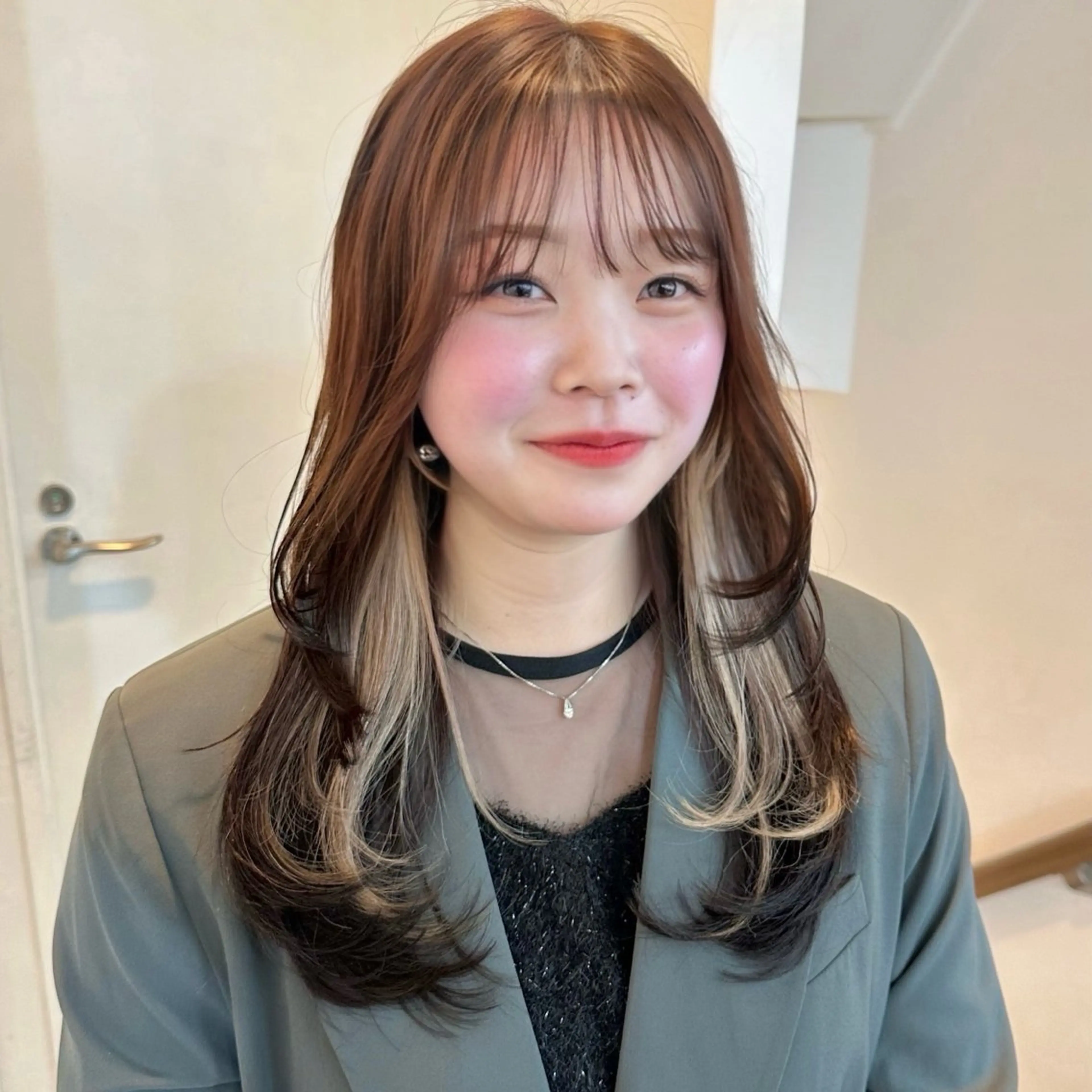 セミロング 顔まわりレイヤー レイヤーカット カット ヘアカラー インナーカラー/レイ ヤーカット♡/マキシのヘアスタイル
