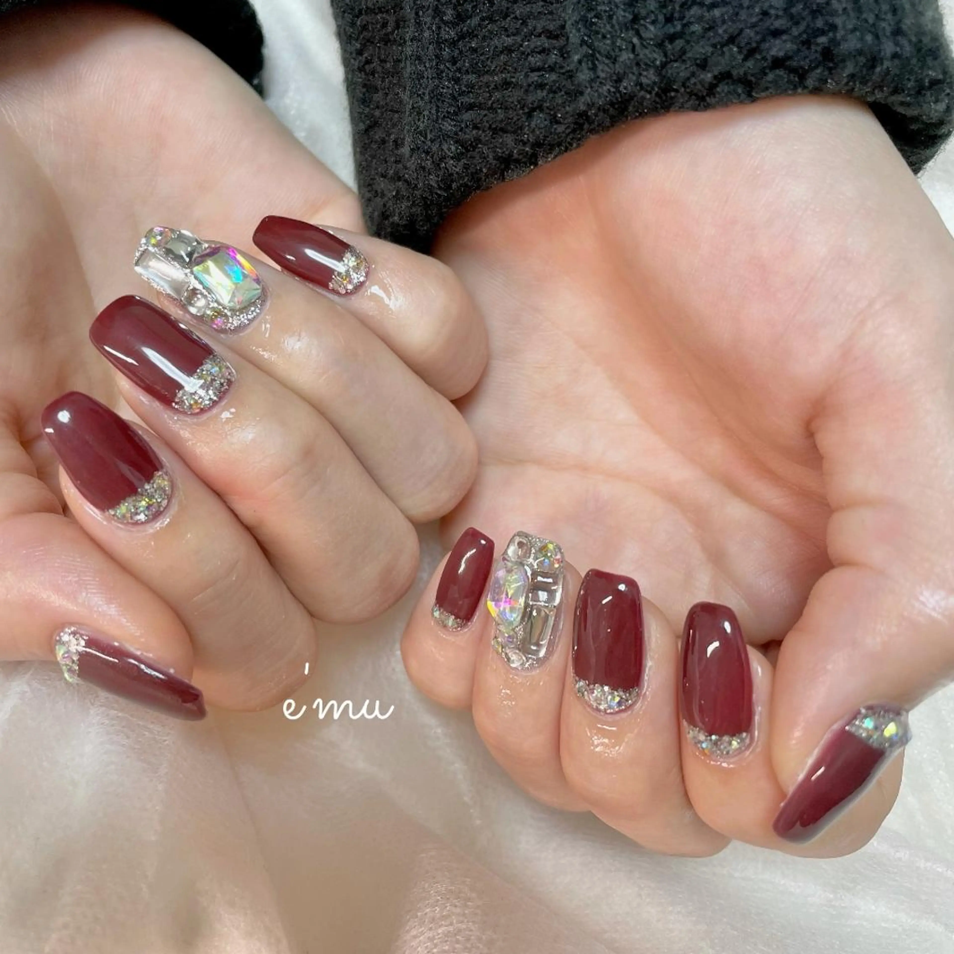 ネイル ボルドー キラキラネイル nail salon e'mu💐のネイルデザイン