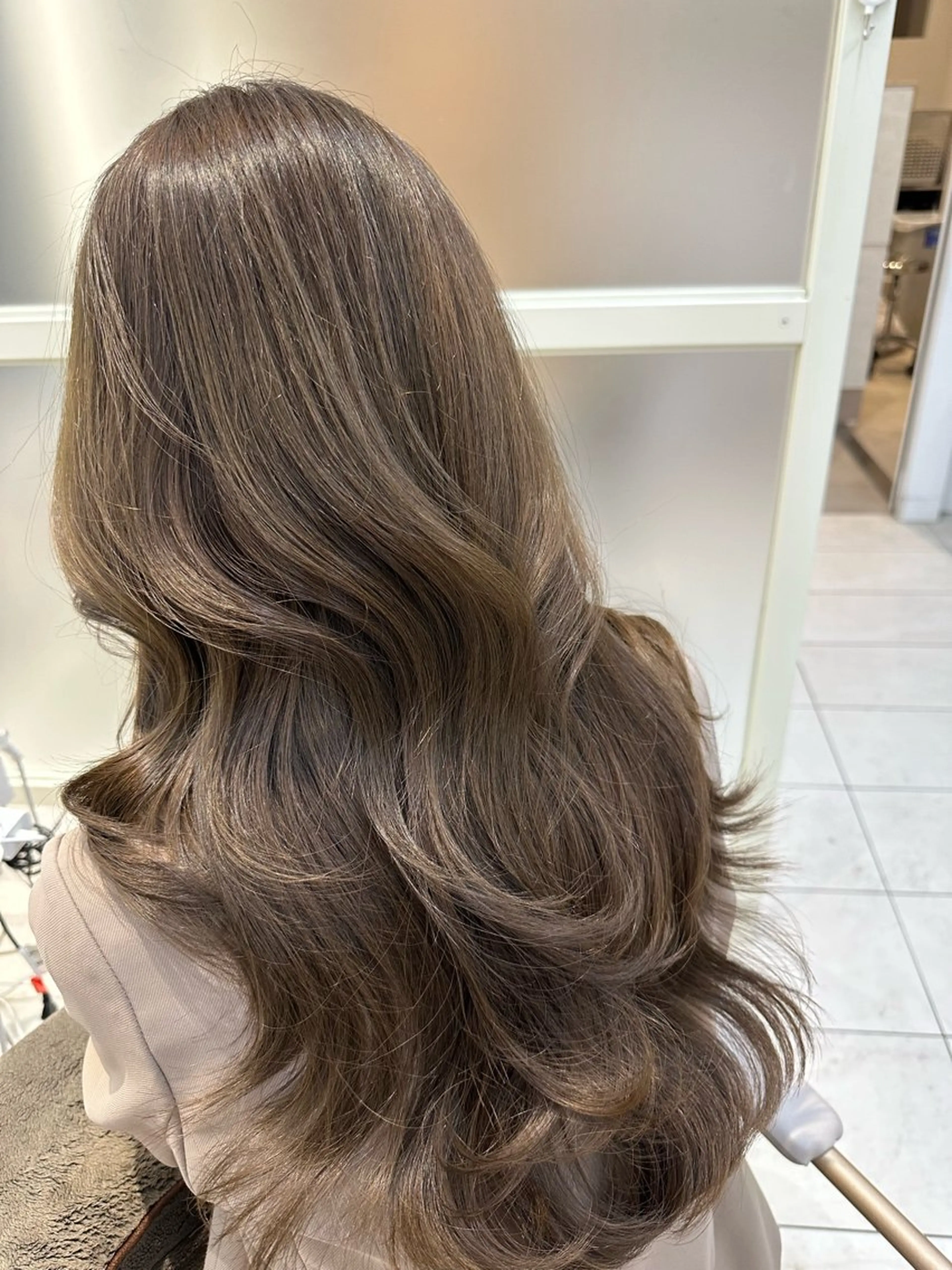 ロング oto🎀×美髪× シースルー前髪🤍のヘアスタイル
