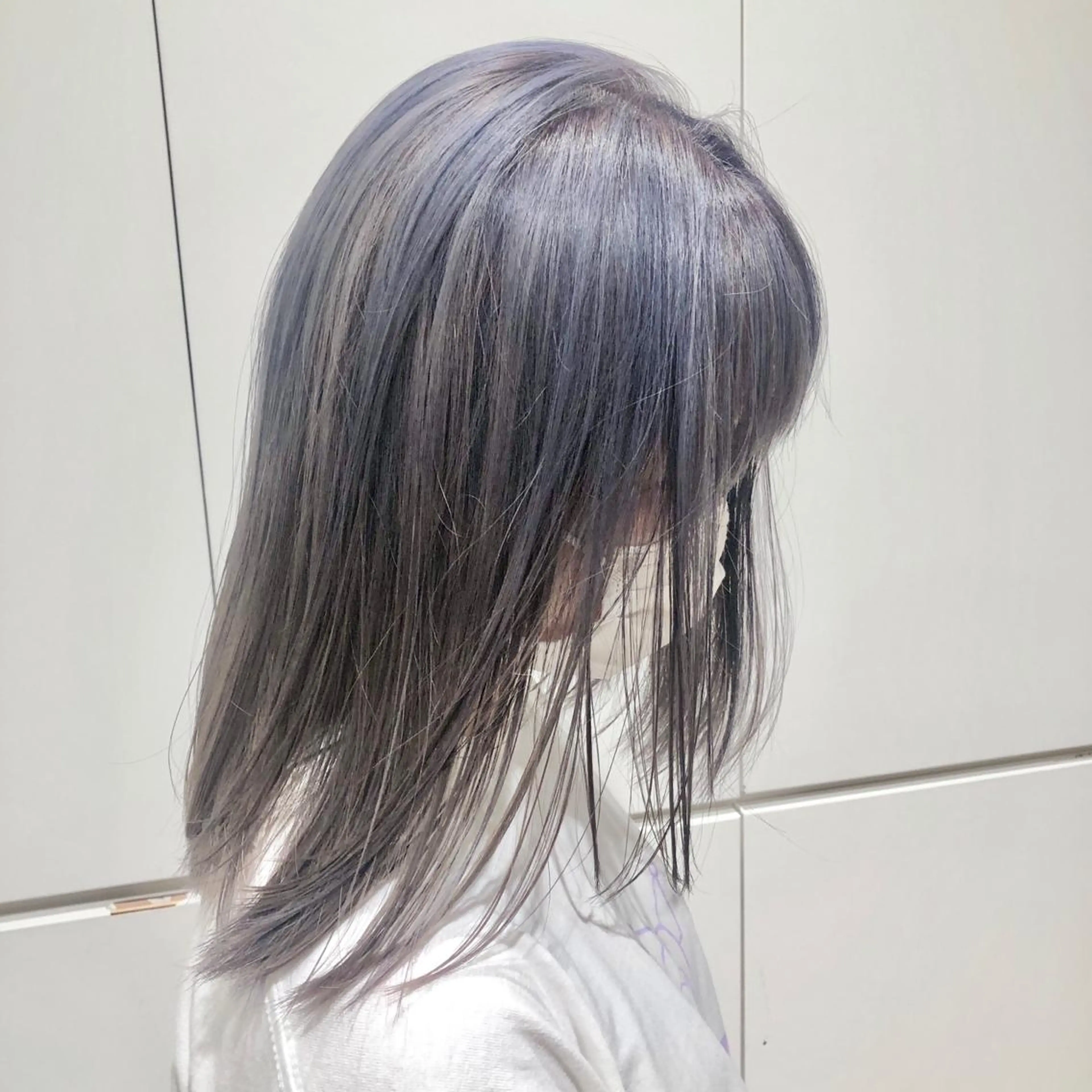 カラー ブリーチ ブルーカラー グラデーションカラー ハイトーンカラー シルバー 推しカラー✨ オタク美容師ユウカのヘアスタイル