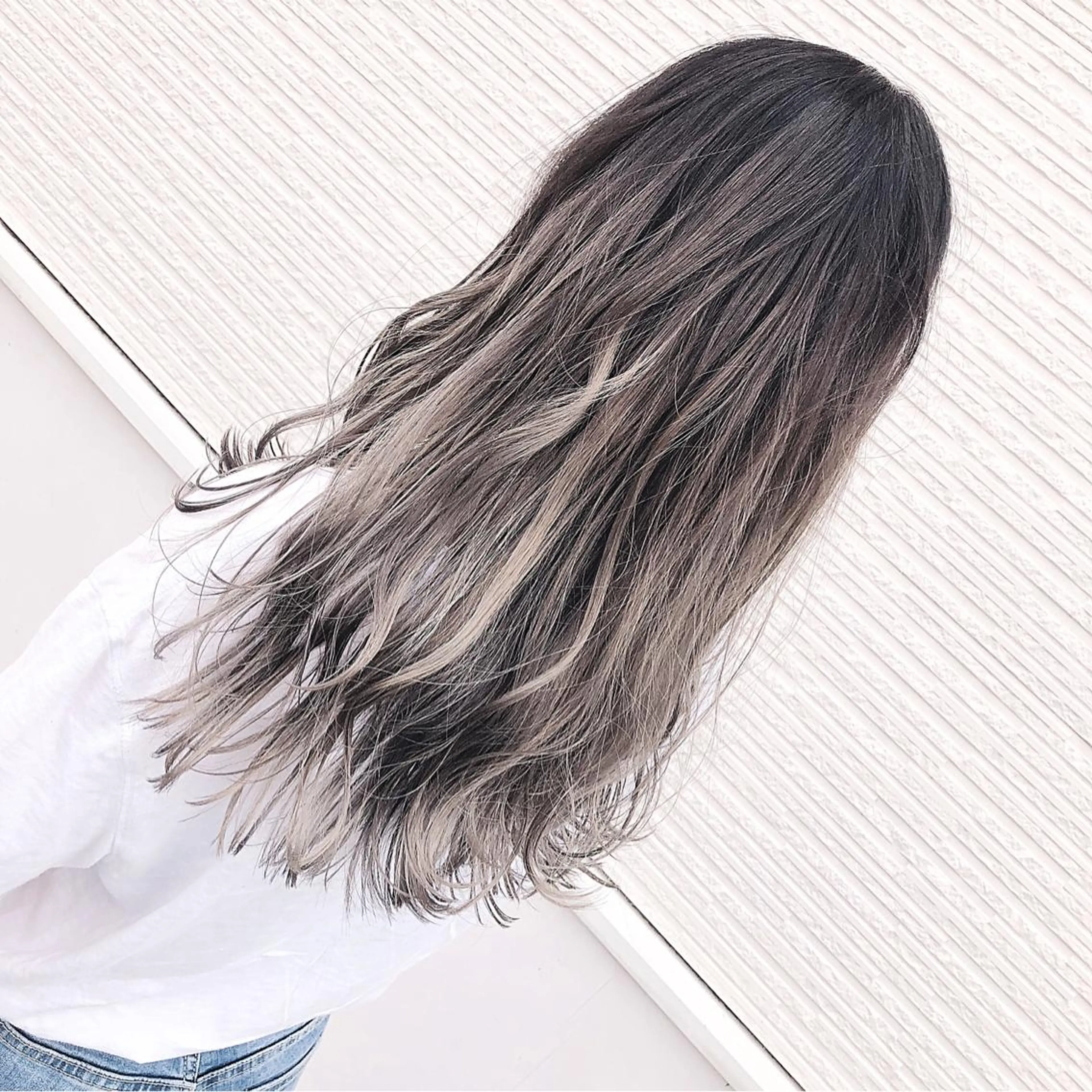 ロング カラー バレイヤージュ ブリーチ レイヤーカット ヘアカラー トリートメント 名畑 裕貴のヘアスタイル