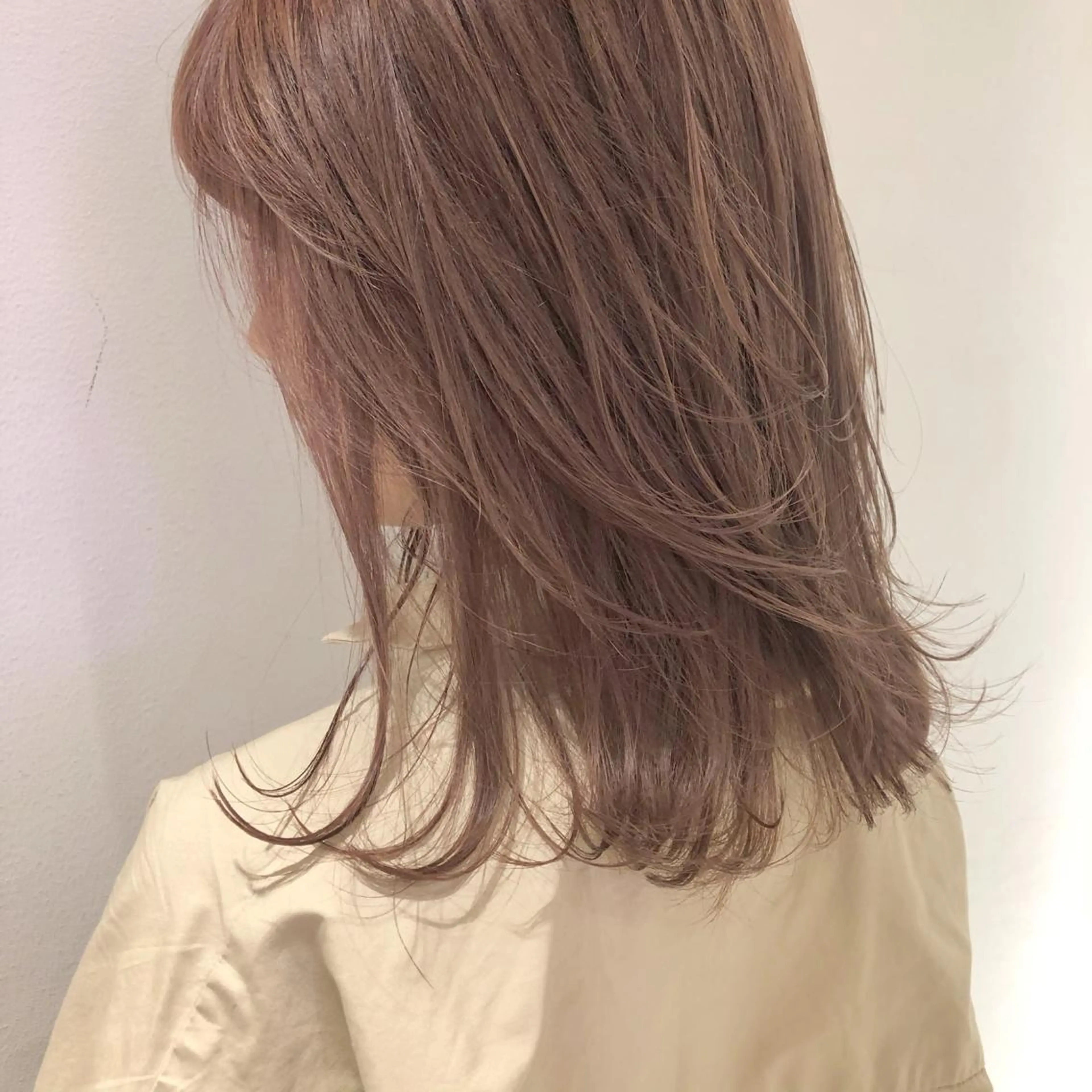 ミディアム カラー ヘアアレンジ ベージュカラー ピンクカラー ピンクベージュ レイヤーカット指名 No.1💖マユカのヘアスタイル