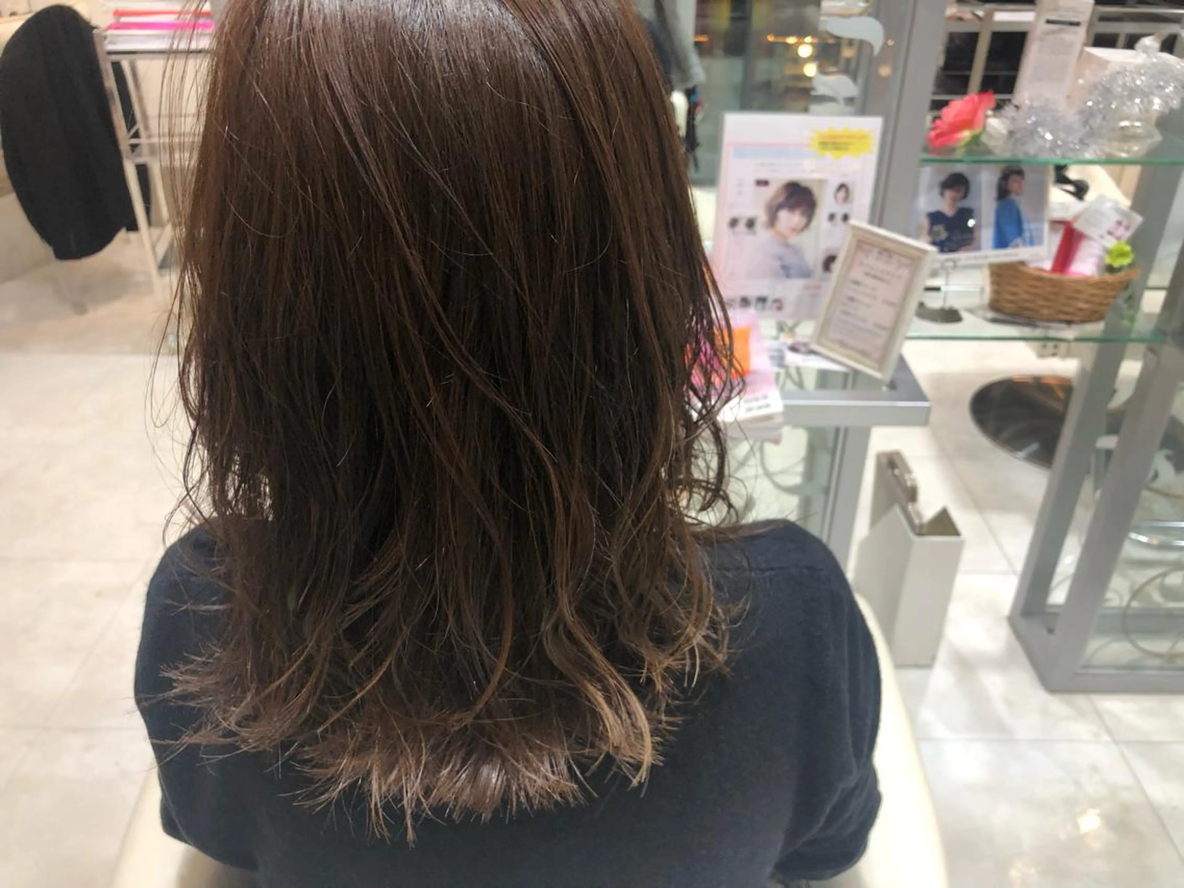 ミディアム 池村 美月のヘアスタイル