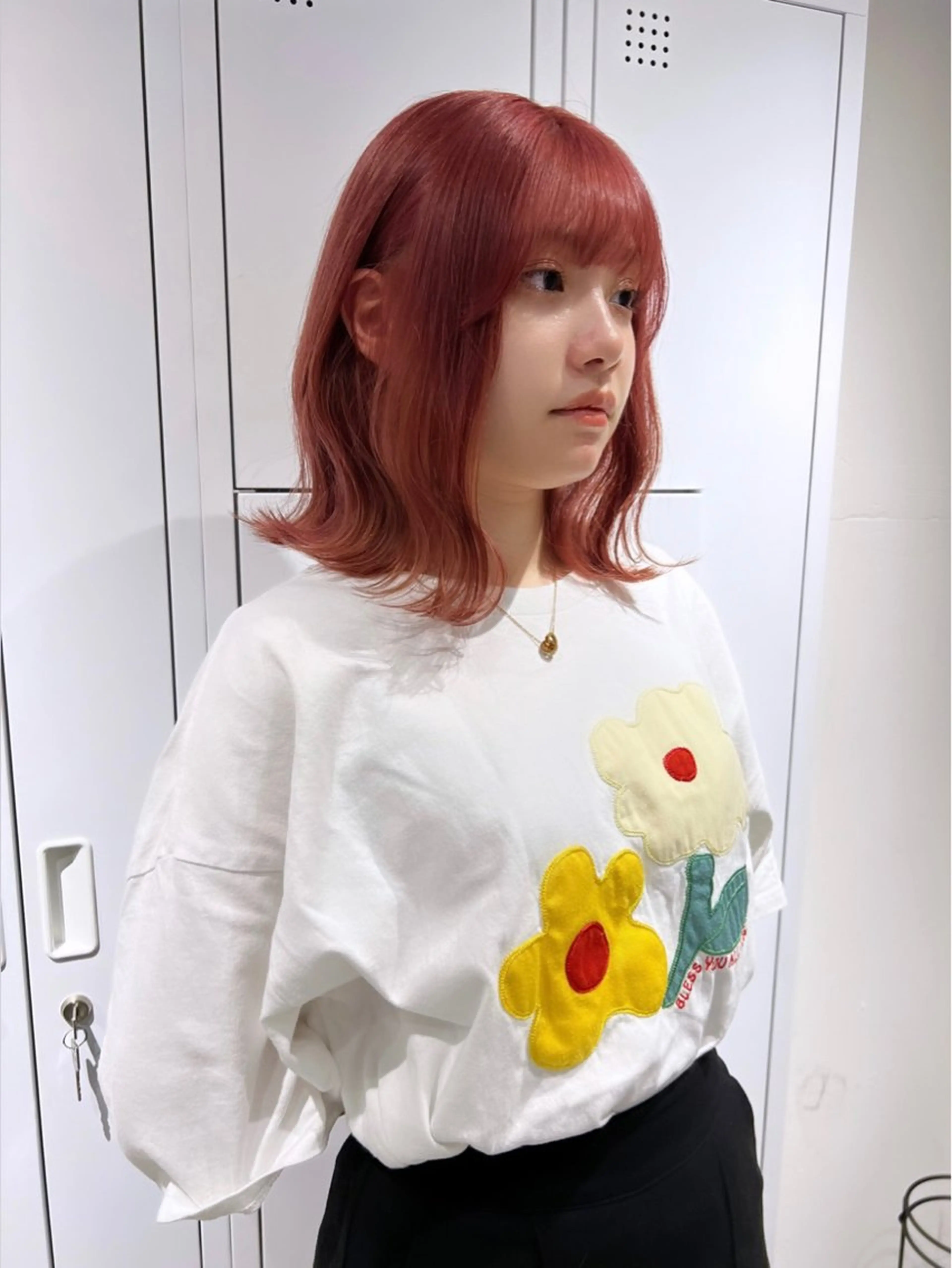 ミディアム カラー ブリーチ ケアブリーチ 透明感カラー デザインカラー ダブルカラー nendo_hair所属・ハイトーン/ブリーチ レイヤーsonokaのヘアスタイル