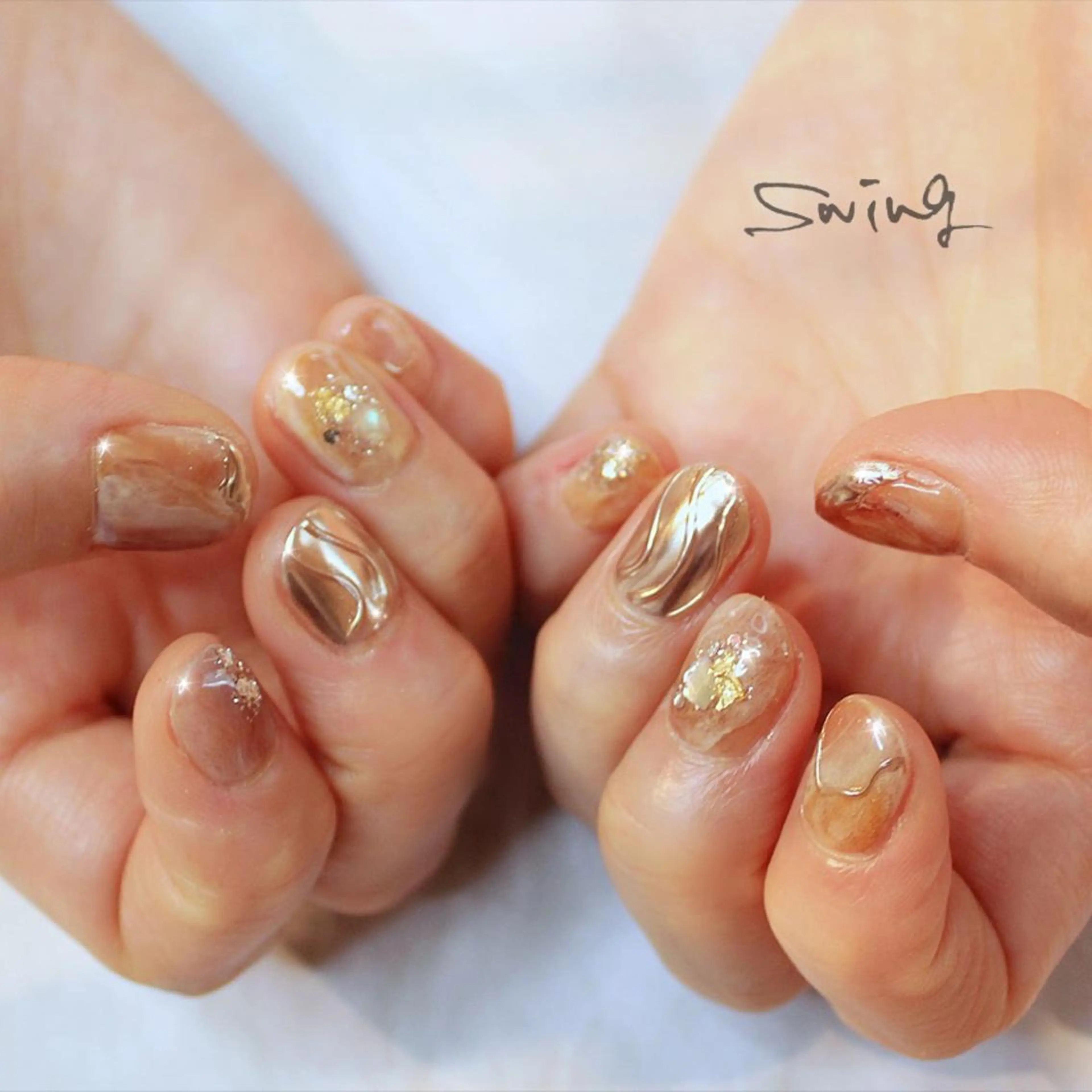ネイル ミラーネイル ニュアンスネイル SWING Nail Salon所属・Yoshida Takakoのネイルデザイン