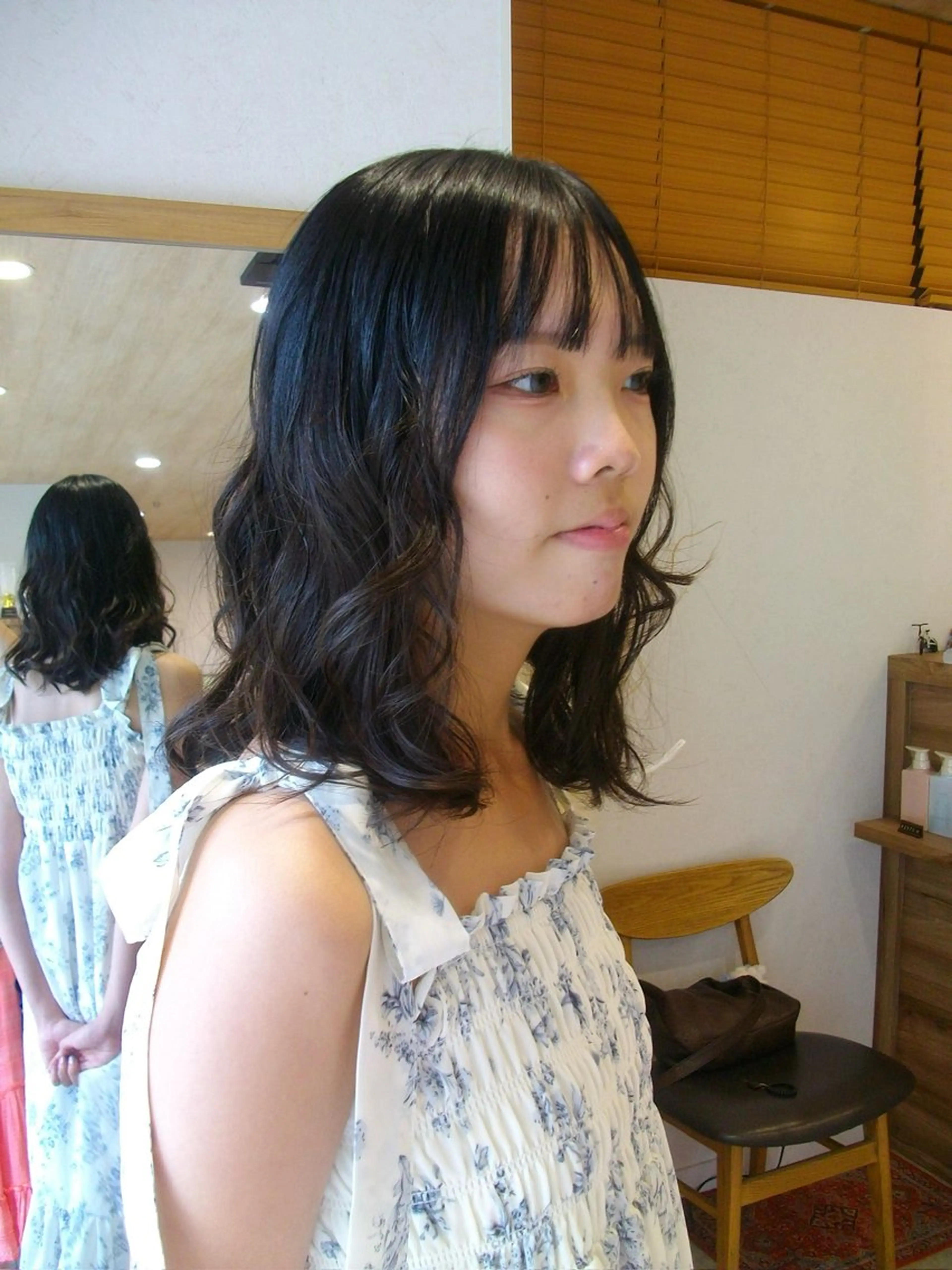 ミディアム レイヤーカット カット トリートメント くせ毛風パーマ/ 暖色カラー/ナナミのヘアスタイル