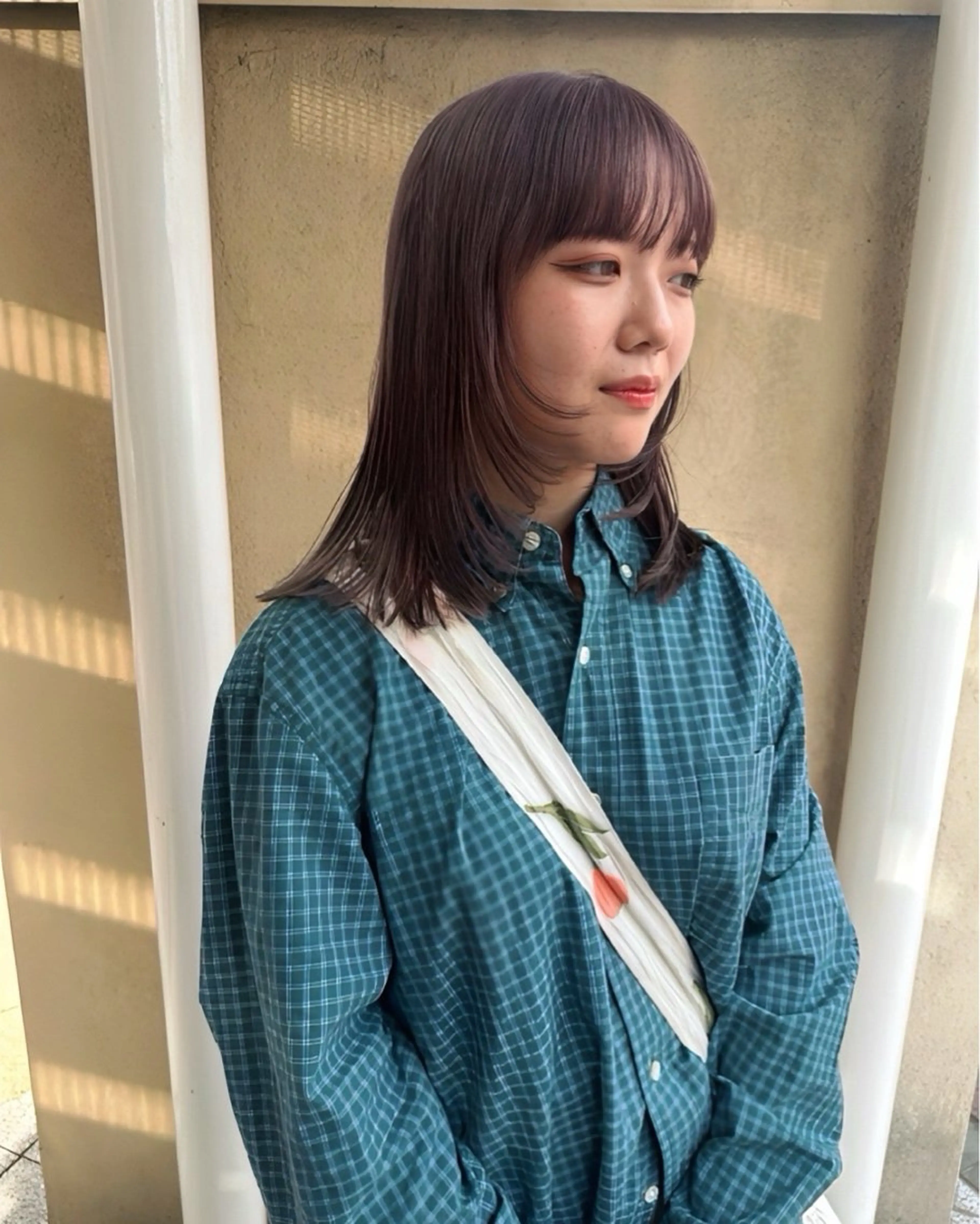 ミディアム カラー ブリーチ ラベンダーカラー 顔まわりレイヤー レイヤーカット Manaka🟤 Musiiik　今泉のヘアスタイル