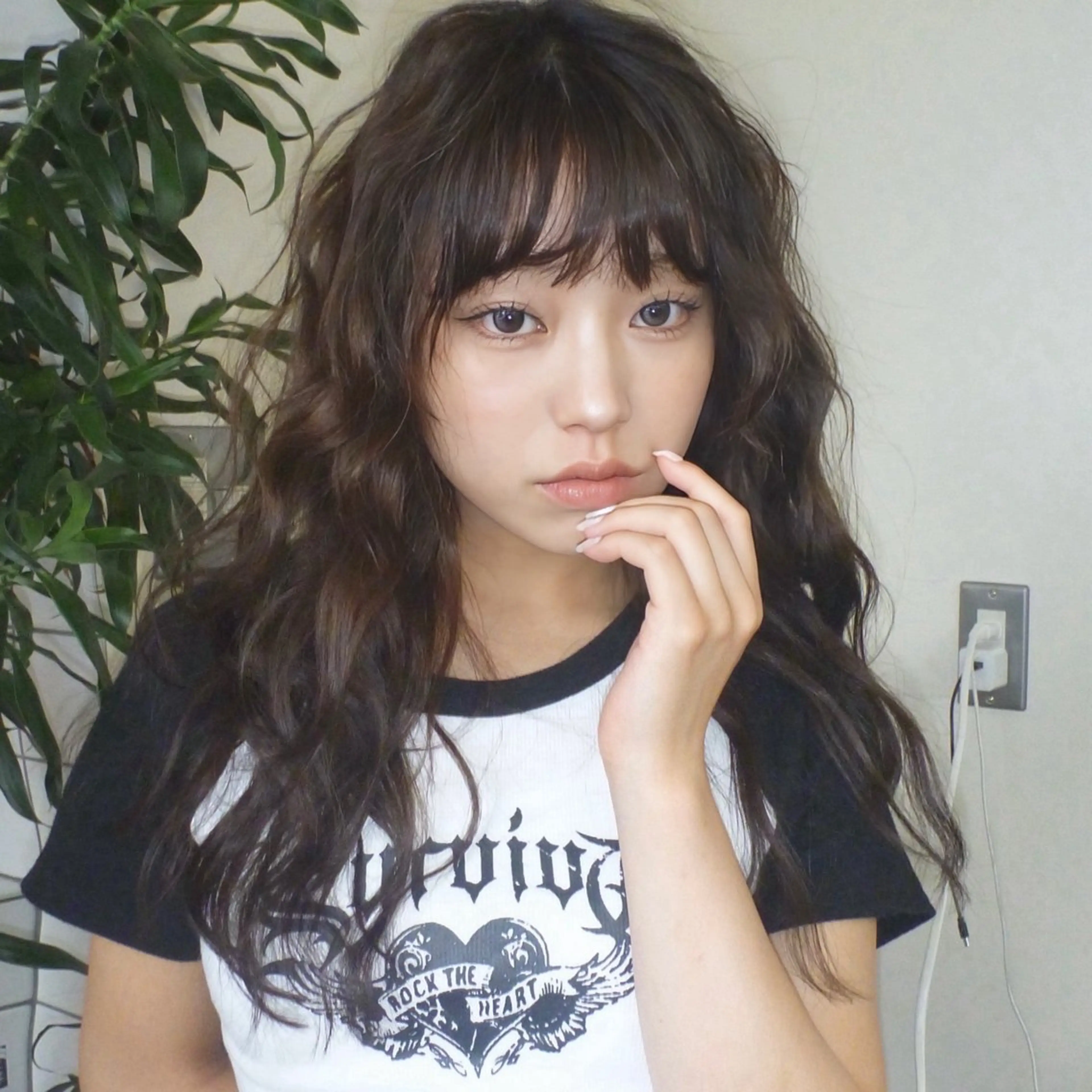 セミロング カラー 黒髪 ブラウンカラー 透明感カラー 顔周りカット ハッシュカット カット トリートメント レイヤーカット ダブルカラーのヘアスタイル